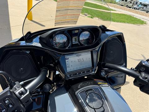 2024 Indian Motorcycle Pursuit® Dark Horse® with PowerBand Audio Package in Ottumwa, Iowa - Photo 10