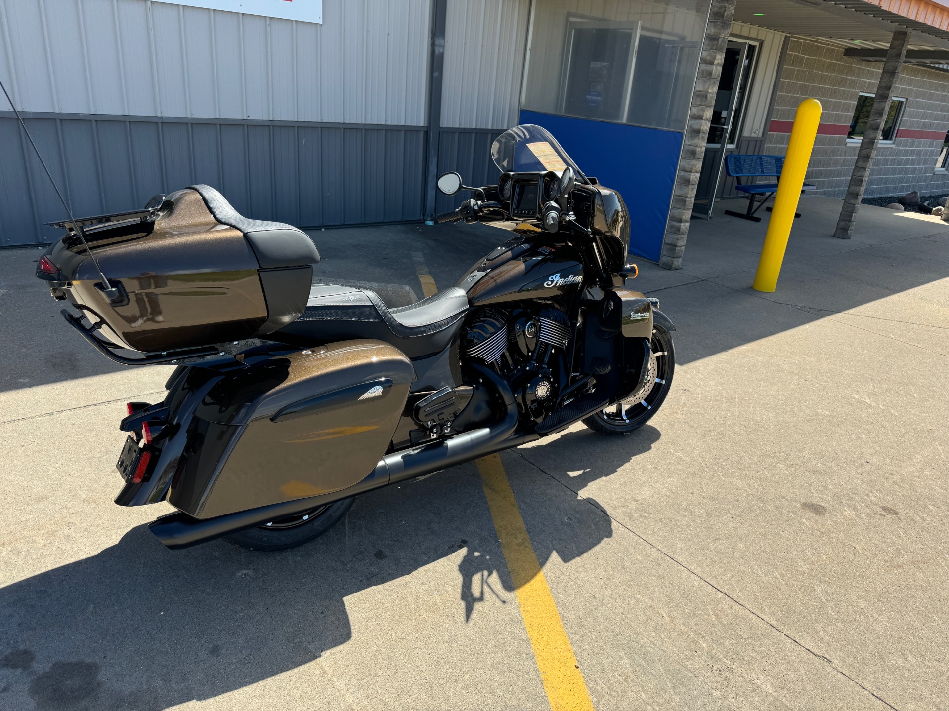 2023 Indian Motorcycle Roadmaster® Dark Horse® in Ottumwa, Iowa - Photo 3
