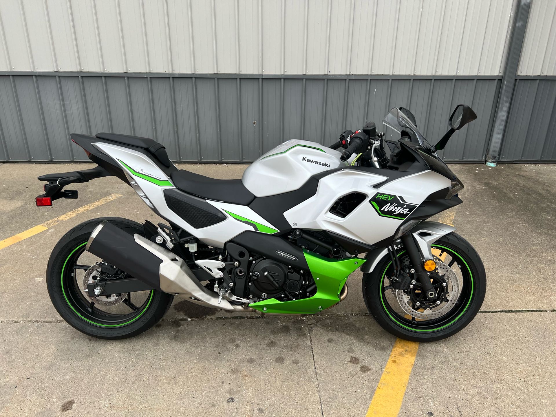 2024 Kawasaki Ninja 7 Hybrid ABS in Fort Dodge, Iowa - Photo 2