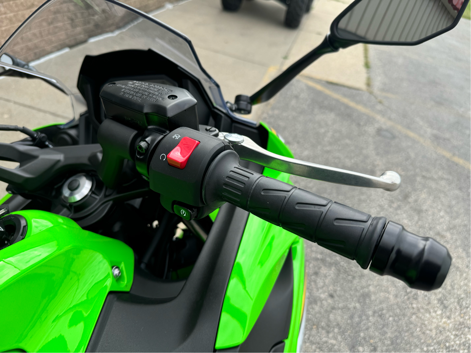 2025 Kawasaki Ninja 650 KRT Edition ABS in Fort Dodge, Iowa - Photo 10