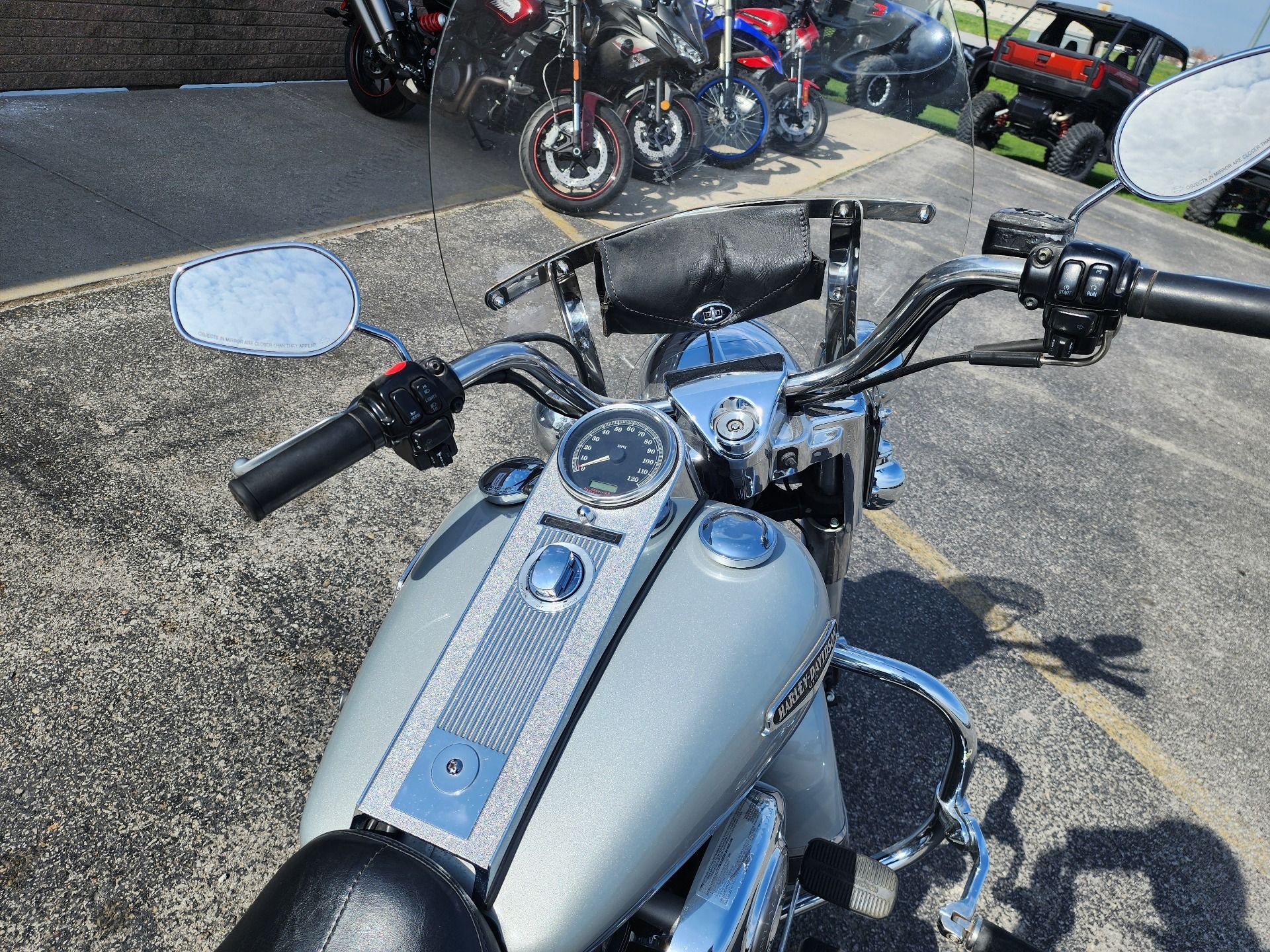 2005 Harley-Davidson FLHRCI Road King® Classic in Fort Dodge, Iowa - Photo 8