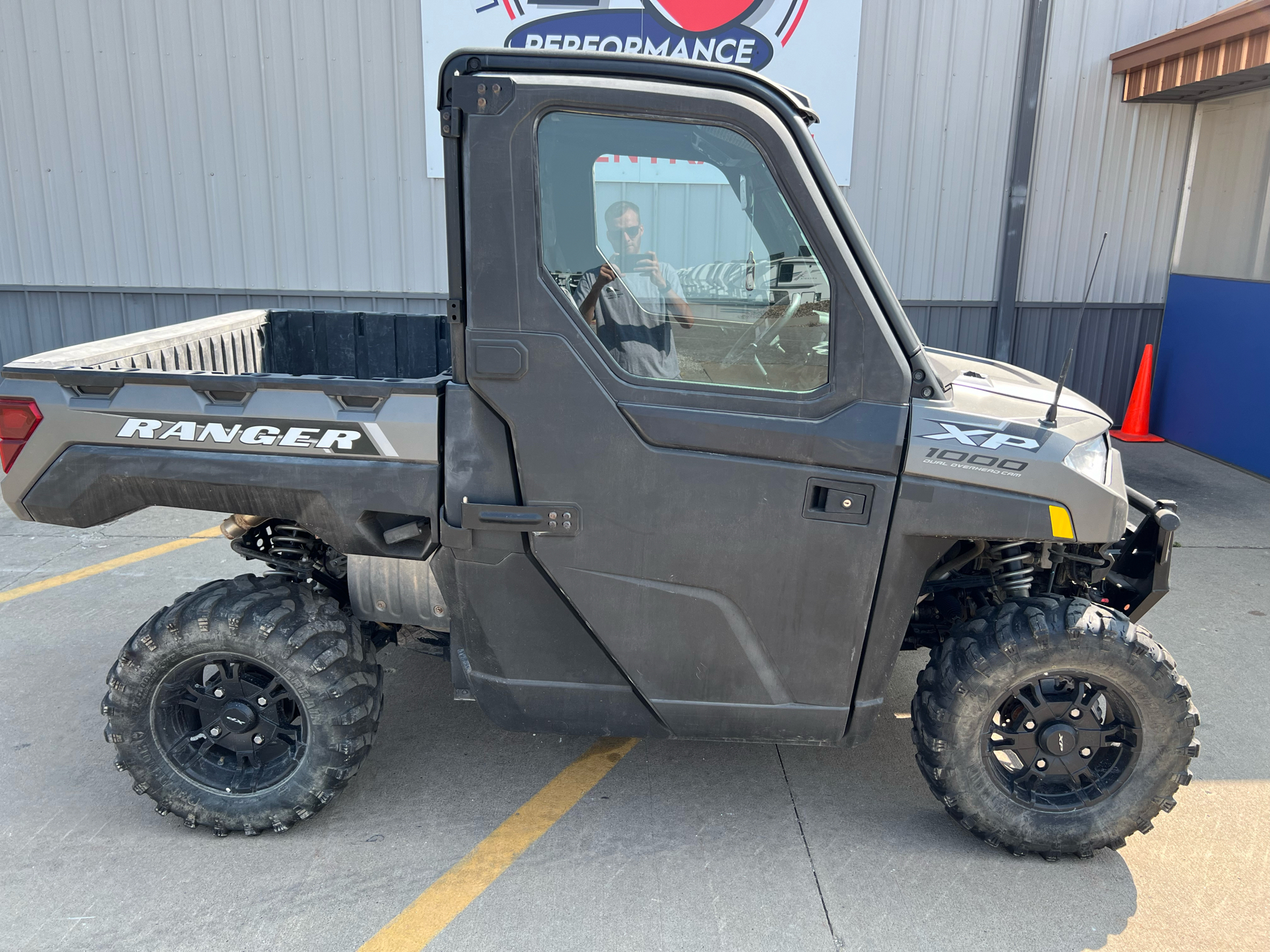 2022 Polaris Ranger XP 1000 Premium in Ottumwa, Iowa - Photo 2