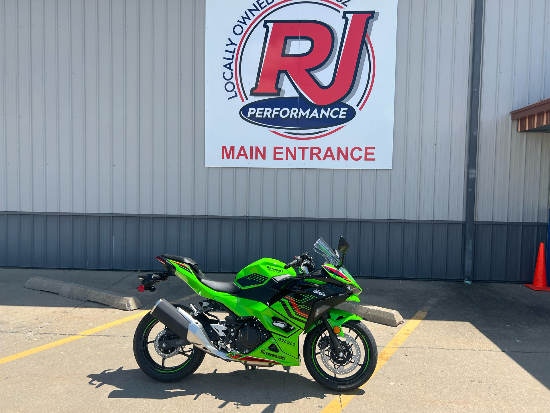 2024 Kawasaki Ninja 500 KRT Edition SE ABS in Ottumwa, Iowa - Photo 1