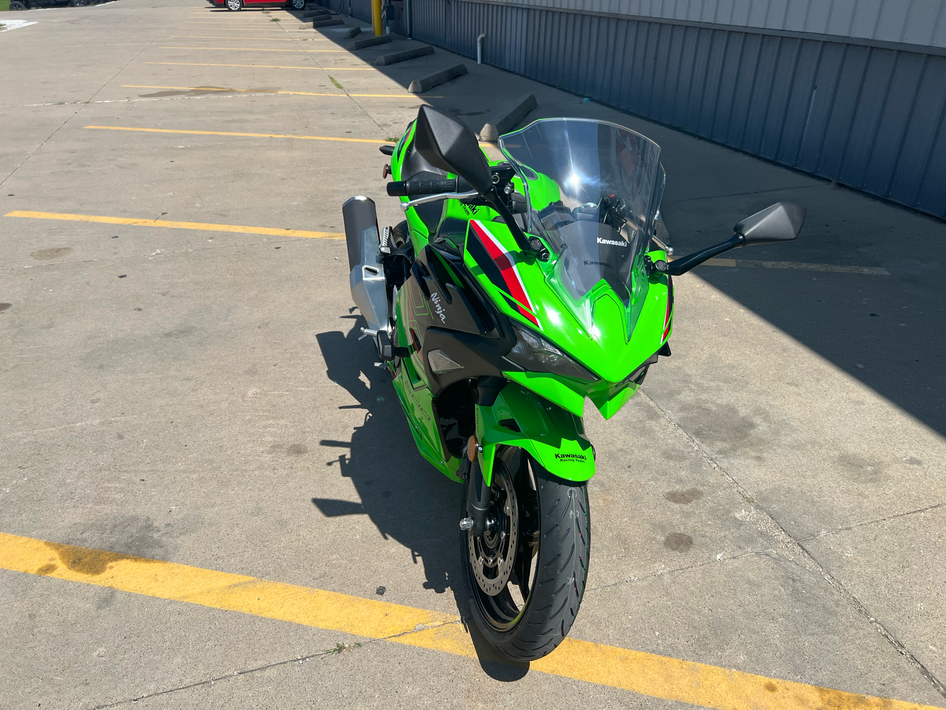 2024 Kawasaki Ninja 500 KRT Edition SE ABS in Ottumwa, Iowa - Photo 4