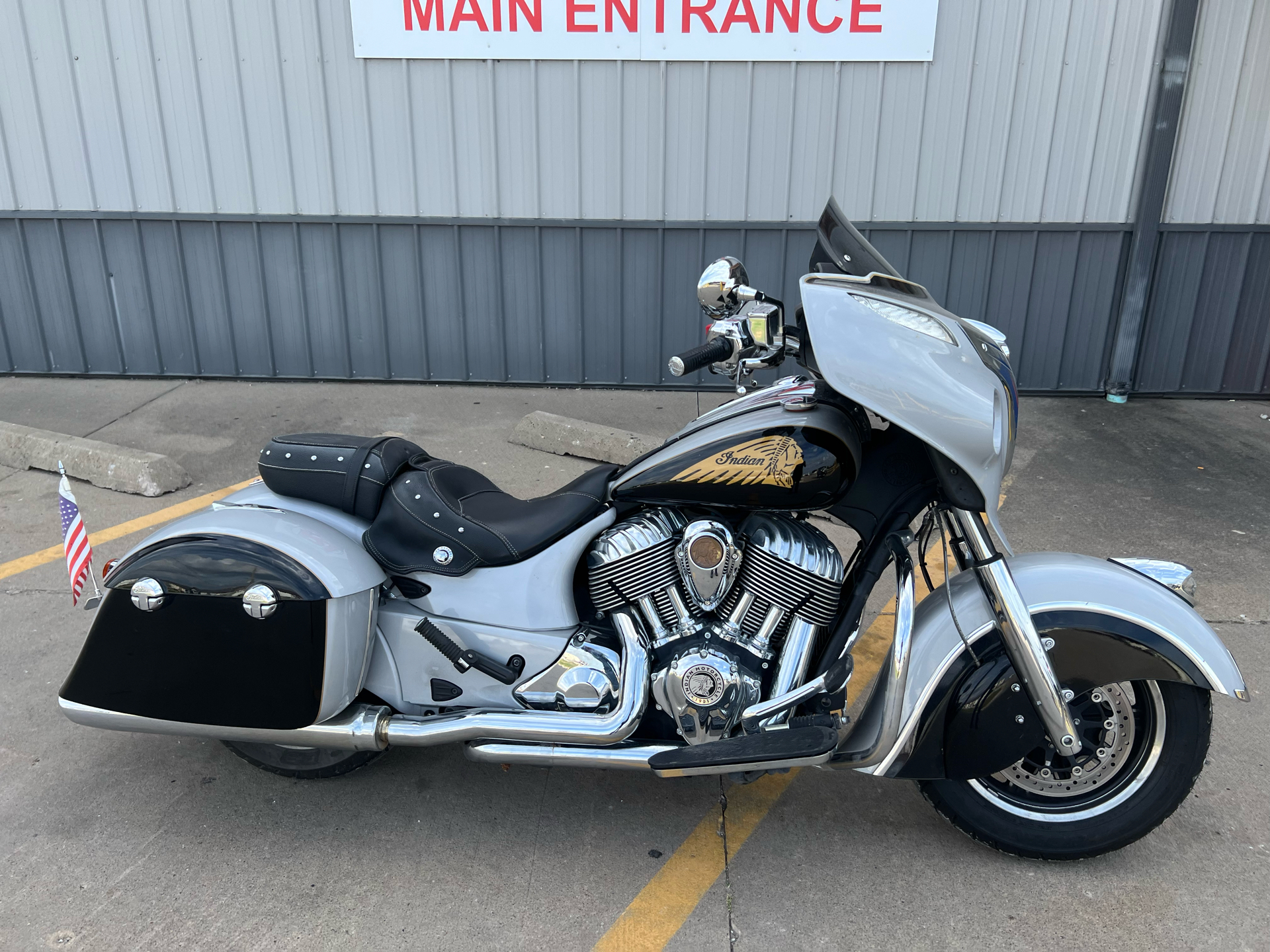 2016 Indian Motorcycle Chieftain® in Ottumwa, Iowa - Photo 2