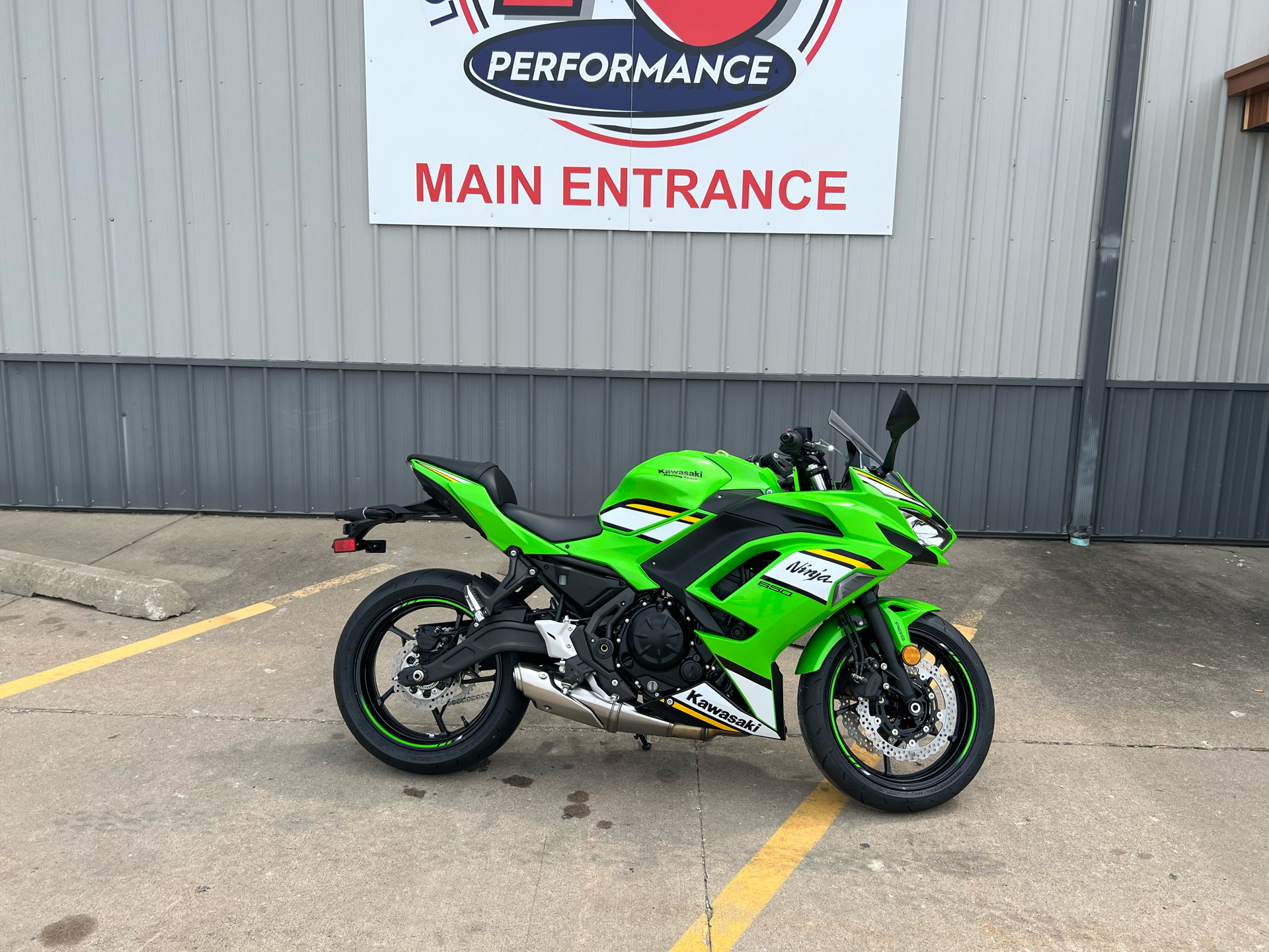 2025 Kawasaki Ninja 650 KRT Edition ABS in Ottumwa, Iowa - Photo 1