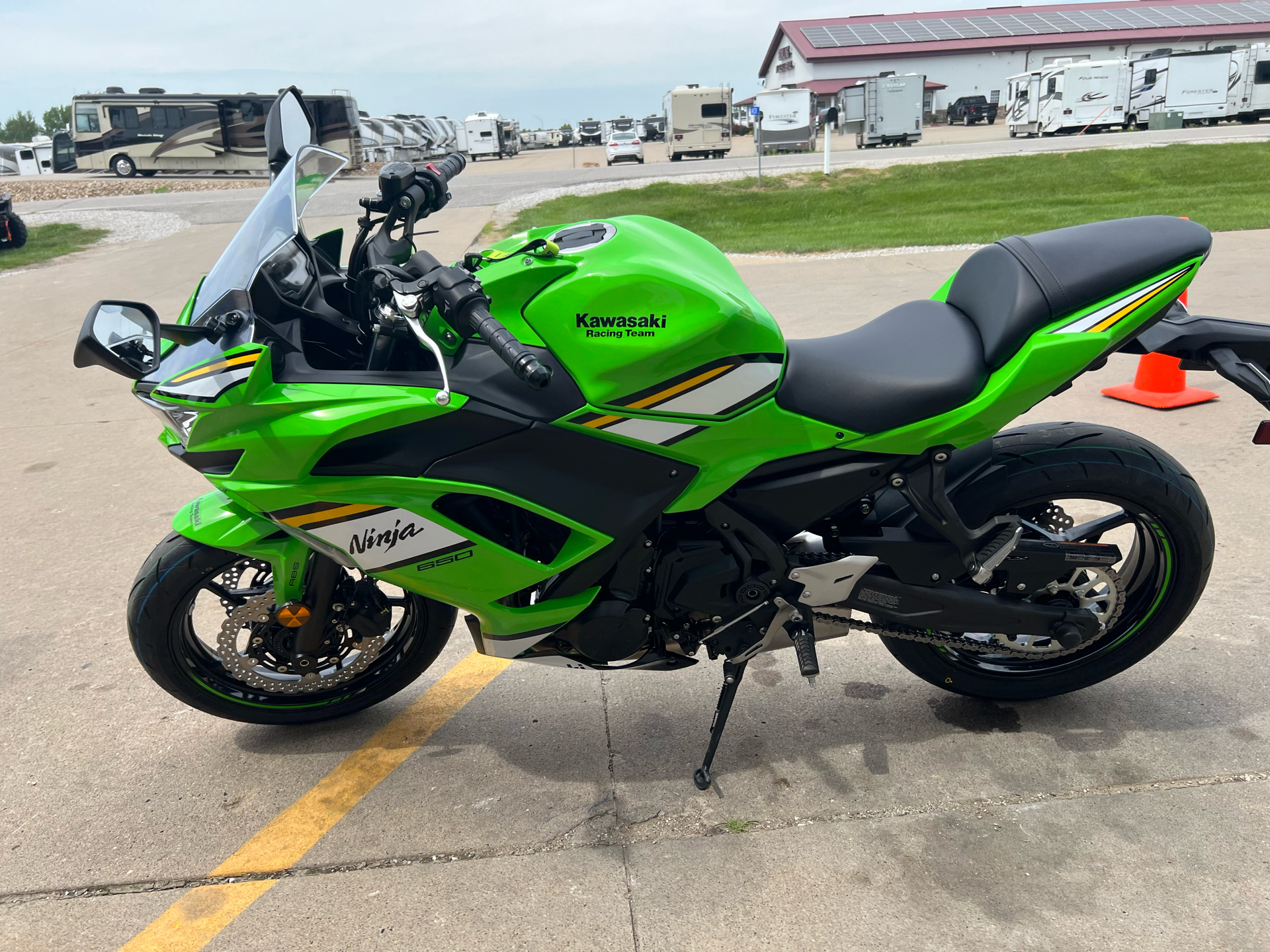 2025 Kawasaki Ninja 650 KRT Edition ABS in Ottumwa, Iowa - Photo 6