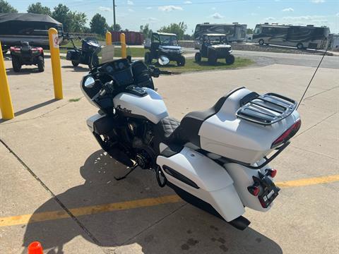 2024 Indian Motorcycle Pursuit® Dark Horse® Icon with PowerBand Audio Package in Ottumwa, Iowa - Photo 6