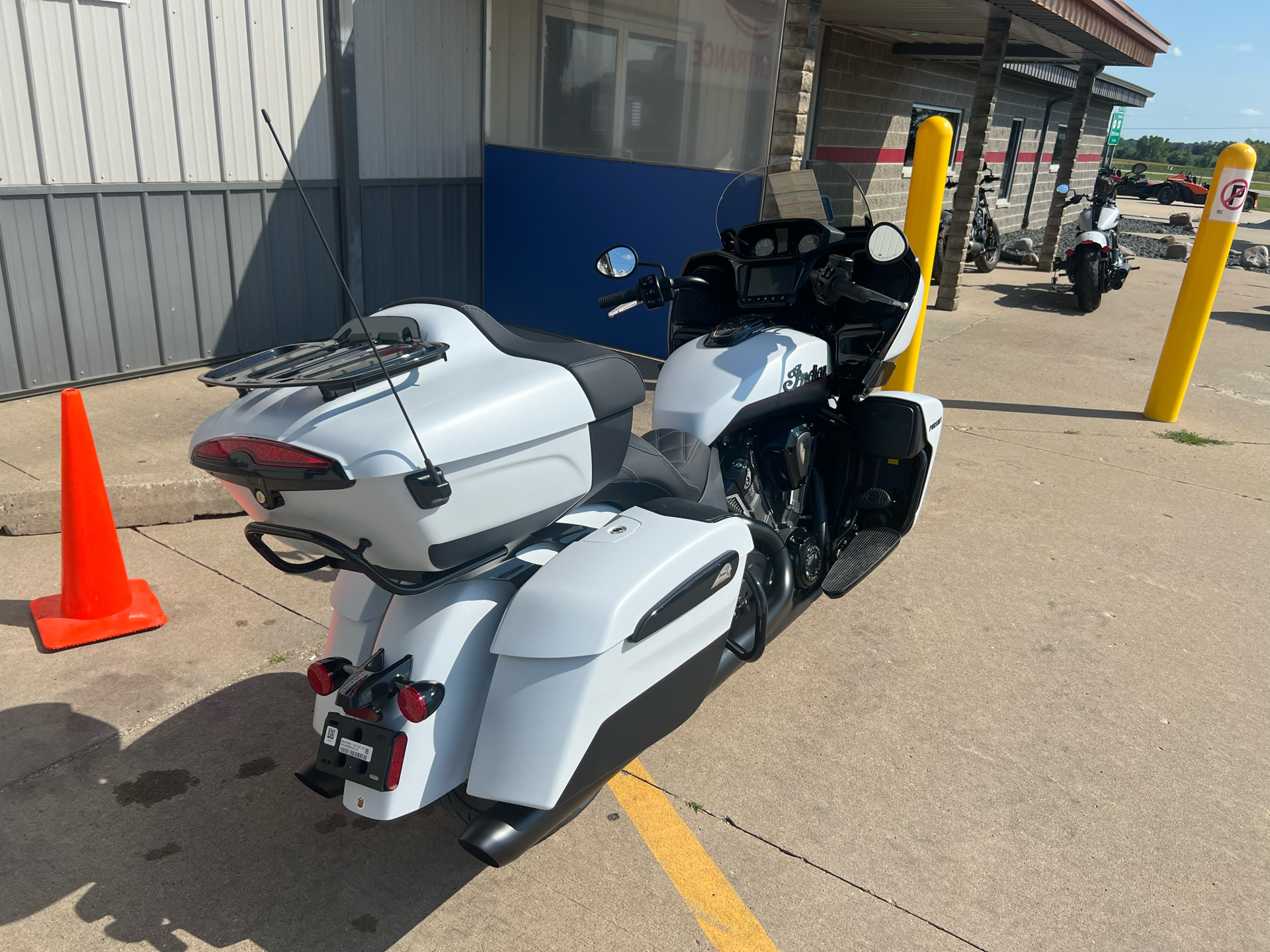 2024 Indian Motorcycle Pursuit® Dark Horse® Icon with PowerBand Audio Package in Ottumwa, Iowa - Photo 7