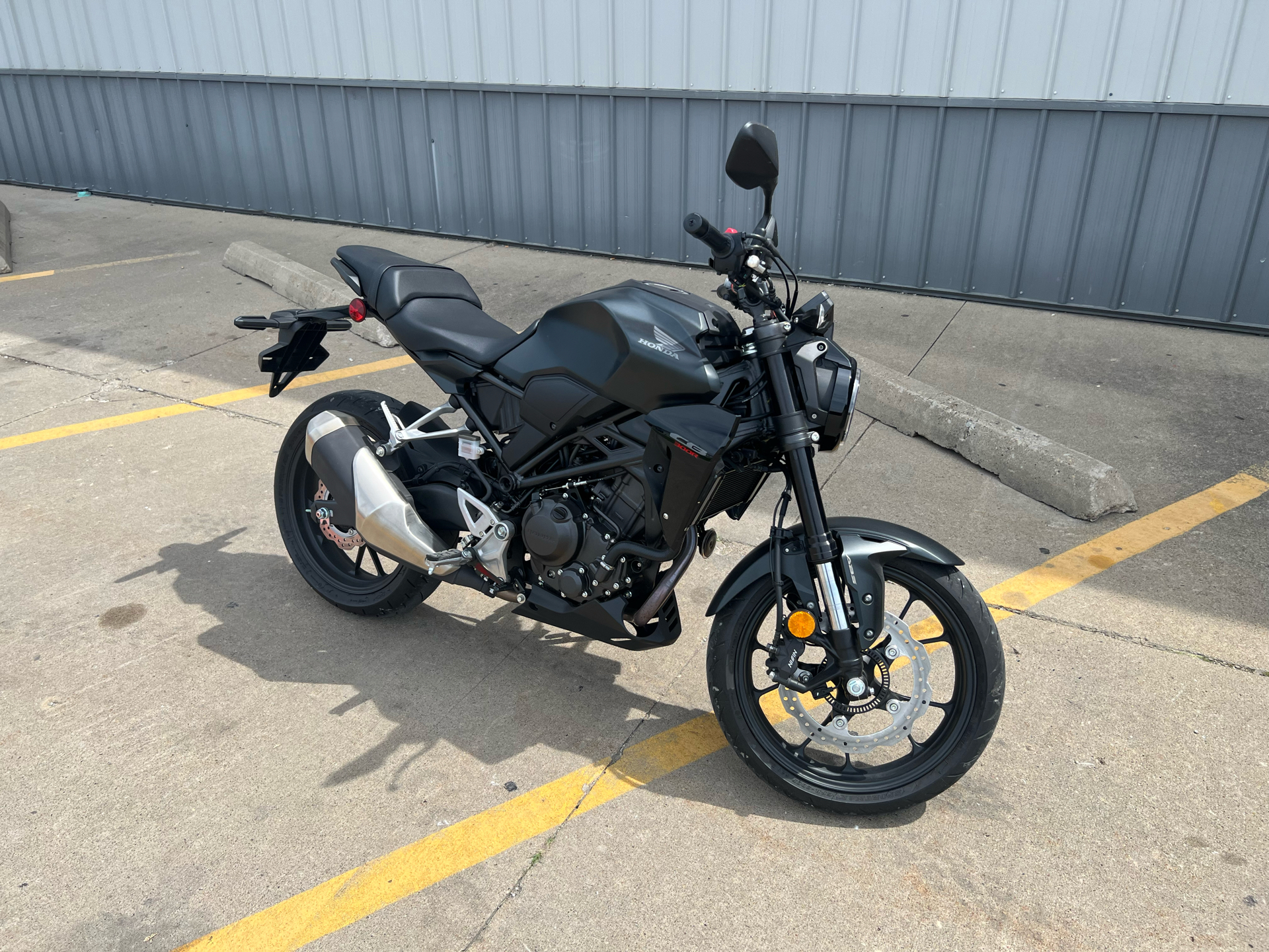 2023 Honda CB300R ABS in Ottumwa, Iowa - Photo 3