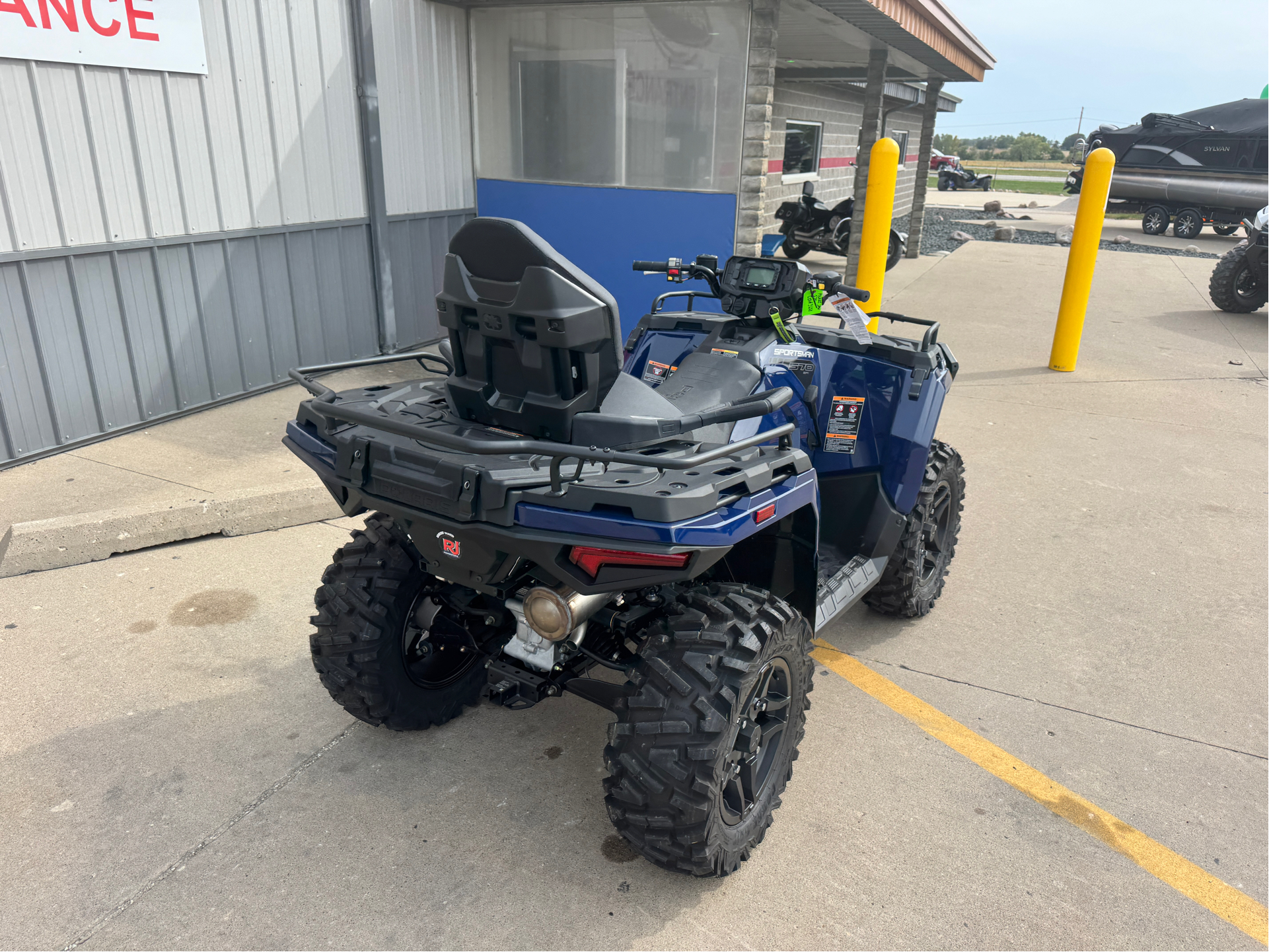 2025 Polaris Sportsman Touring 570 Premium in Ottumwa, Iowa - Photo 3