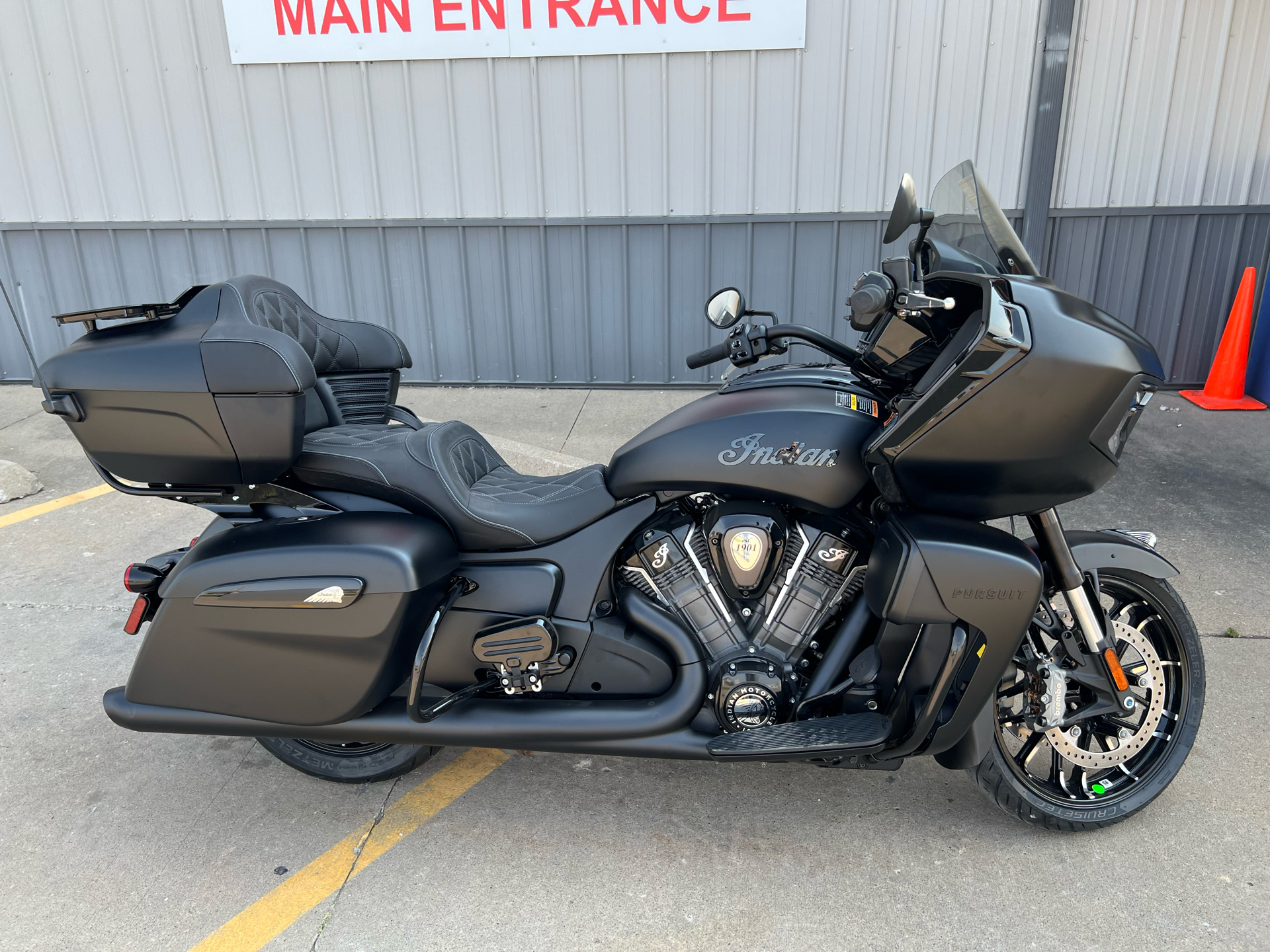 2024 Indian Motorcycle Pursuit® Dark Horse® in Ottumwa, Iowa - Photo 2