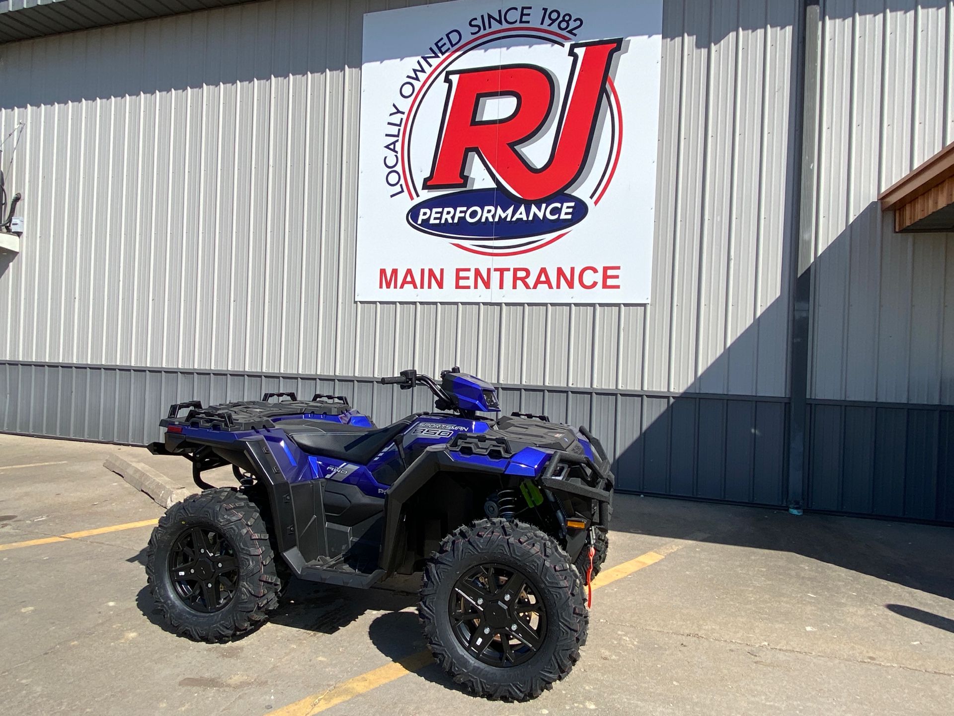 Polaris Sportsman 850 Ultimate Trail Image