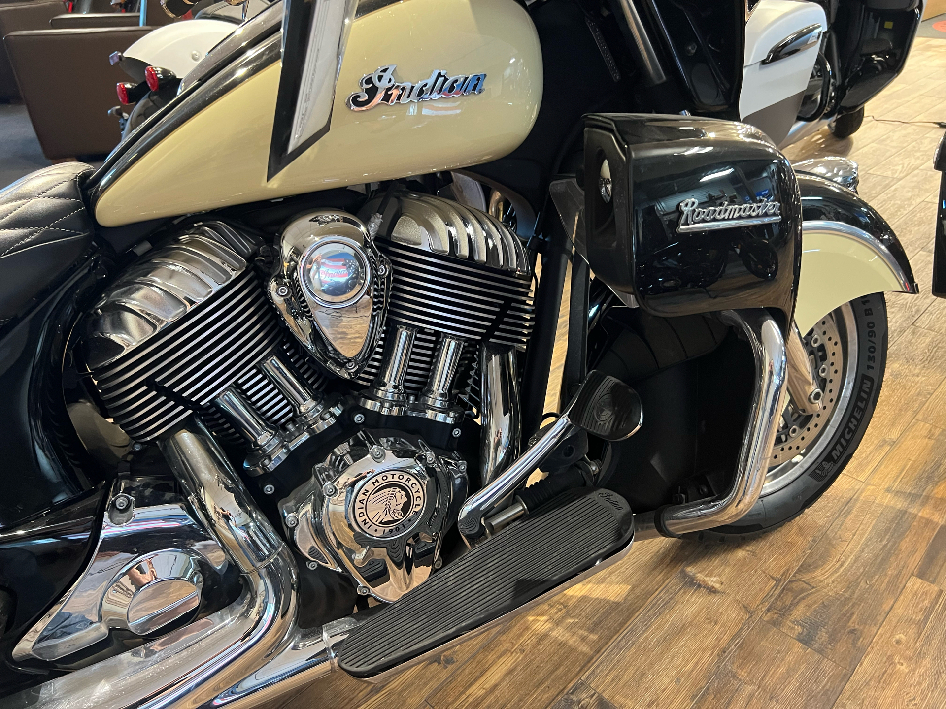 2017 Indian Motorcycle Roadmaster® in Ottumwa, Iowa - Photo 6