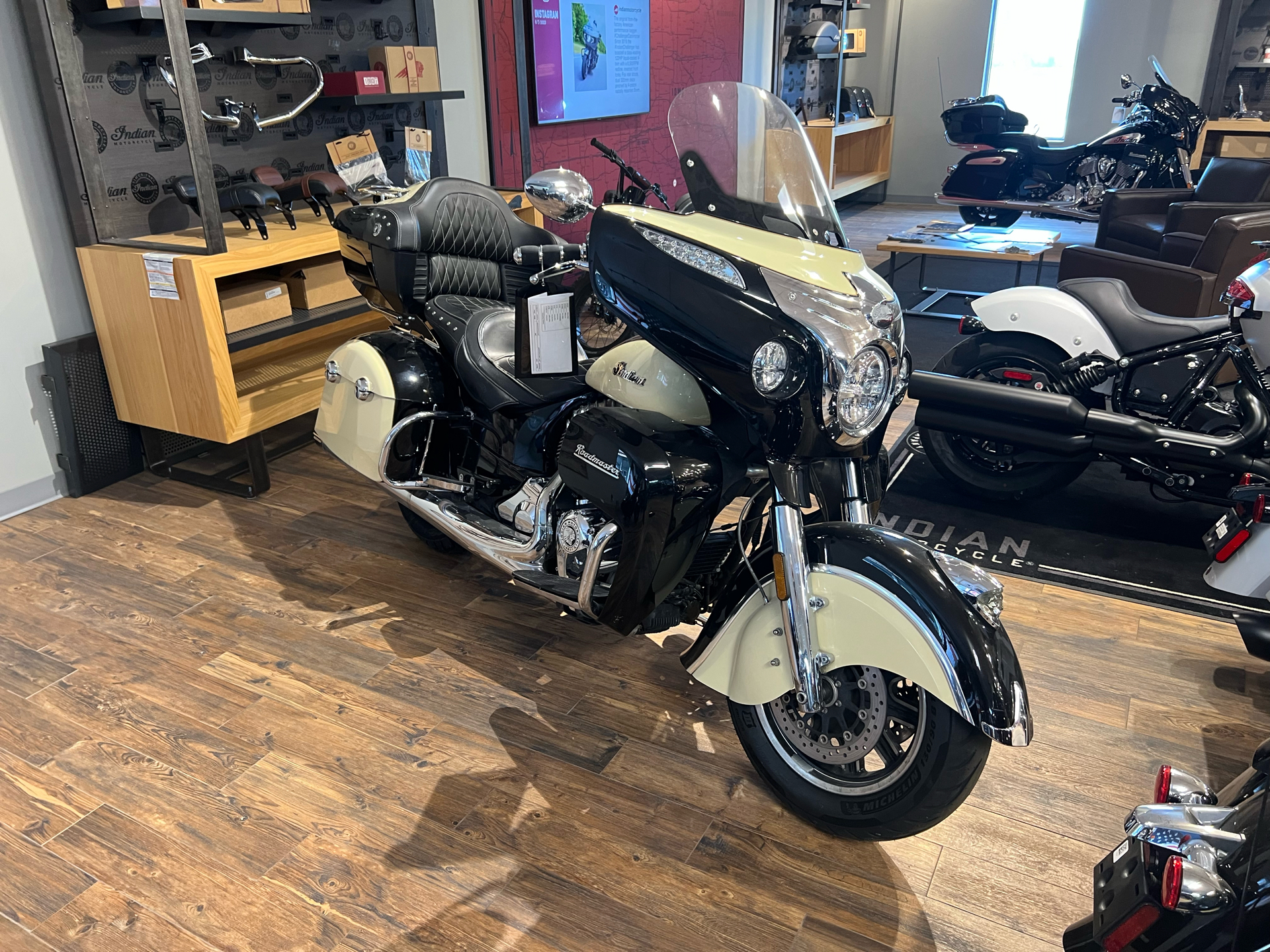 2017 Indian Motorcycle Roadmaster® in Ottumwa, Iowa - Photo 8