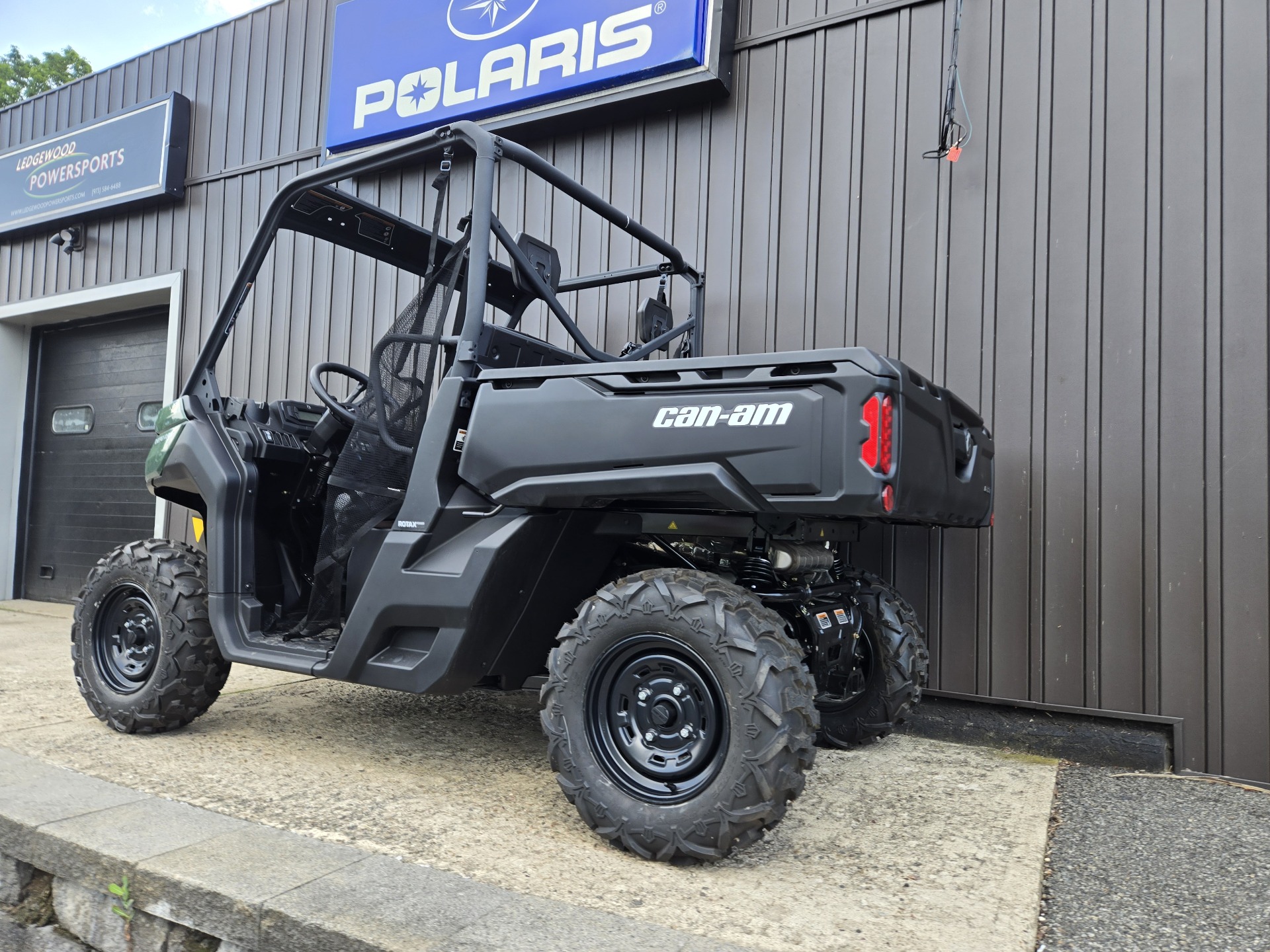 2024 Can-Am Defender HD9 in Ledgewood, New Jersey - Photo 3