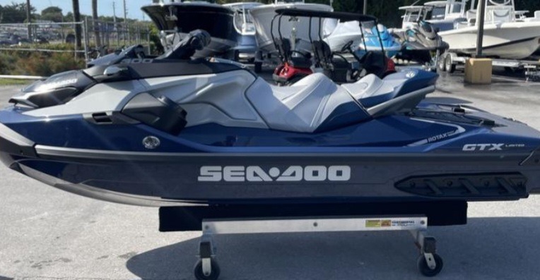 2023 Sea-Doo GTX Limited 300 + iDF Tech Package in Ledgewood, New Jersey - Photo 4
