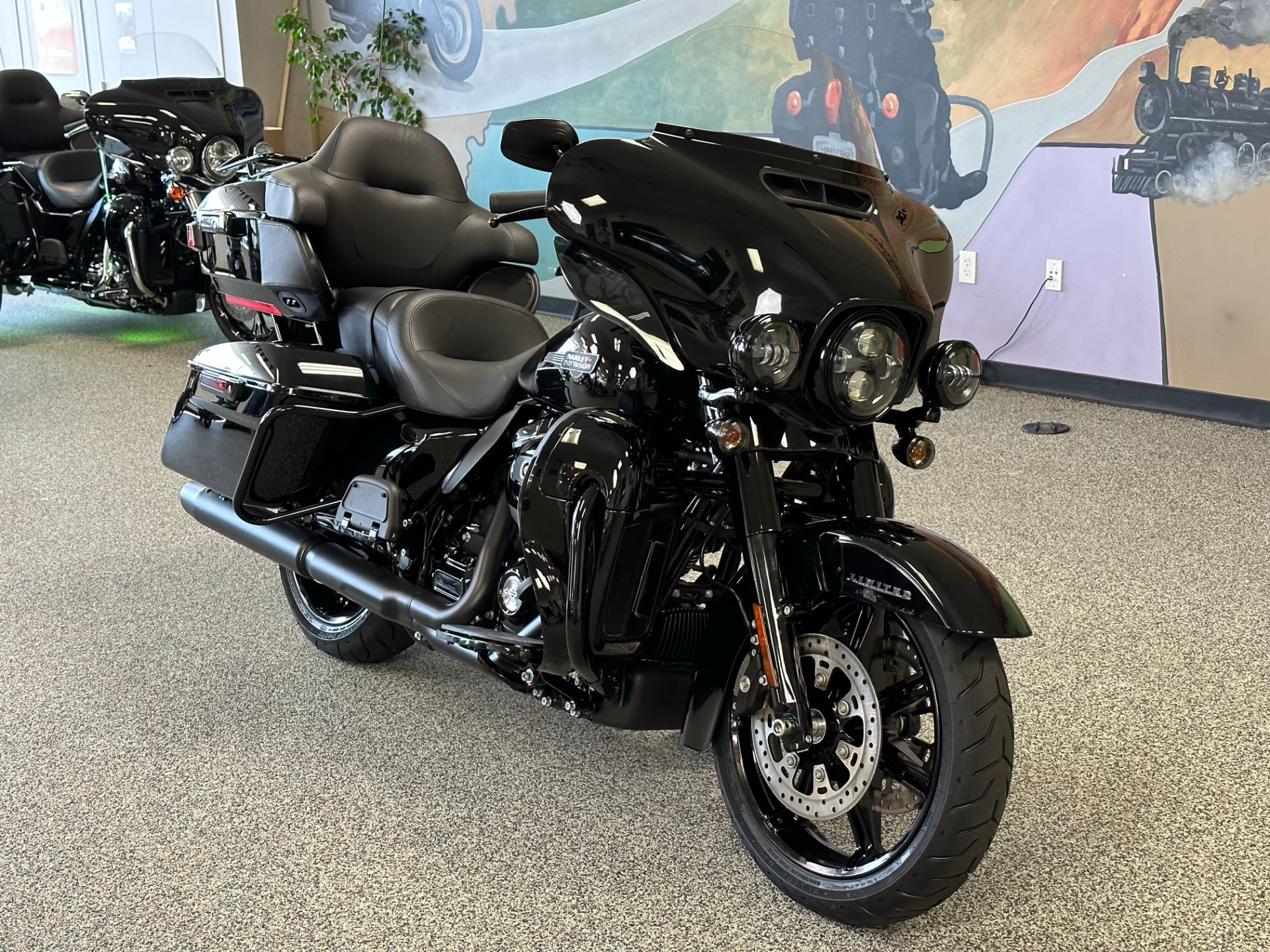 2023 Harley-Davidson Ultra Limited in Knoxville, Tennessee - Photo 2