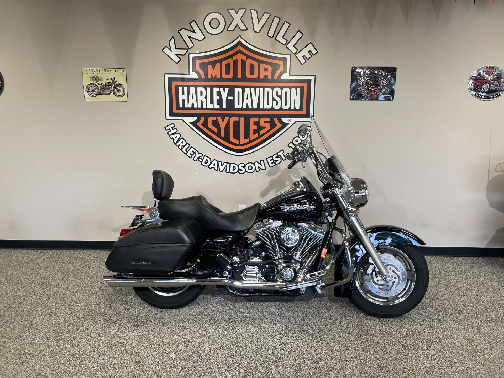 2005 Harley-Davidson ROAD KING CUSTOM in Knoxville, Tennessee - Photo 1
