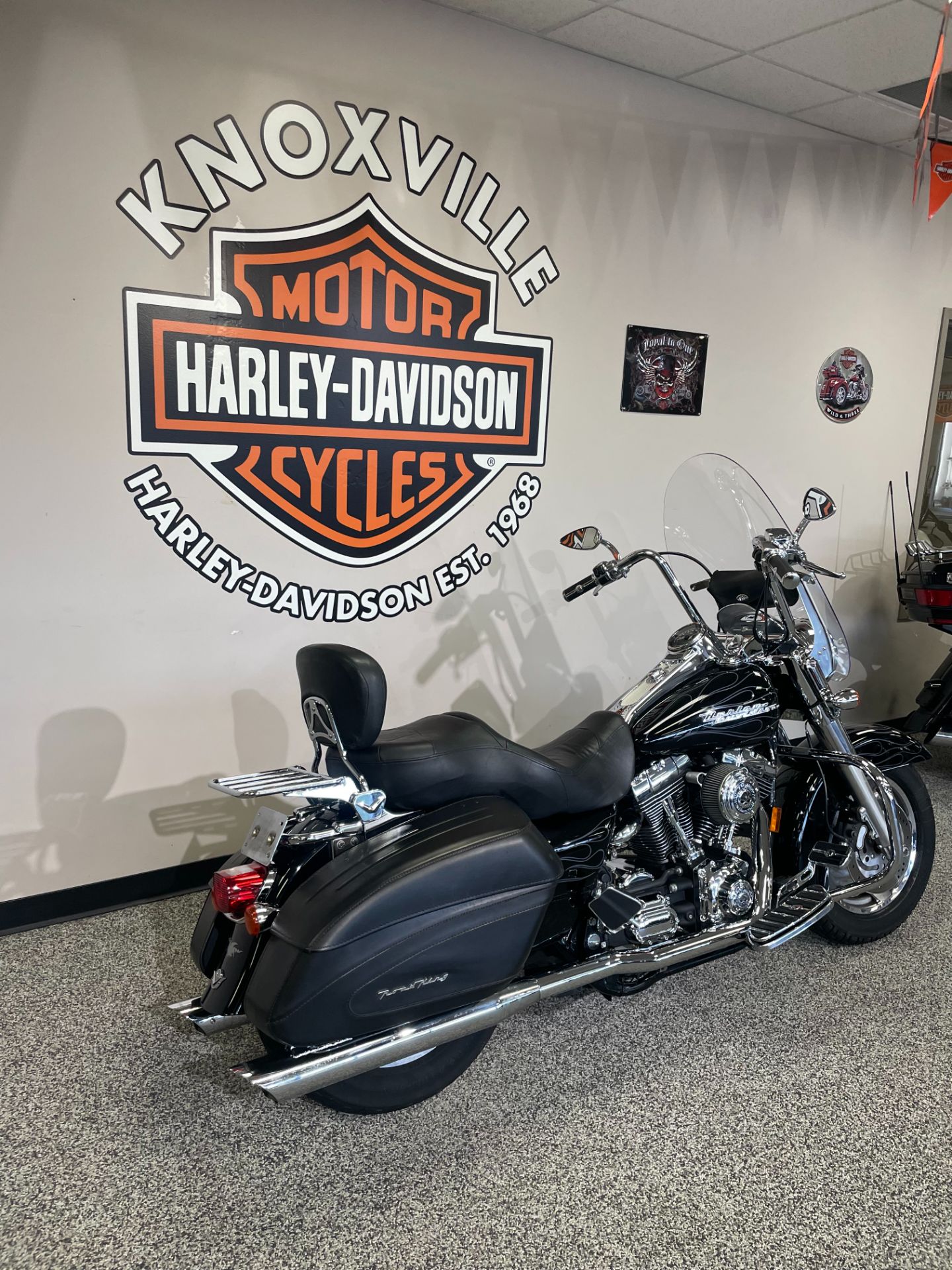2005 Harley-Davidson ROAD KING CUSTOM in Knoxville, Tennessee - Photo 4