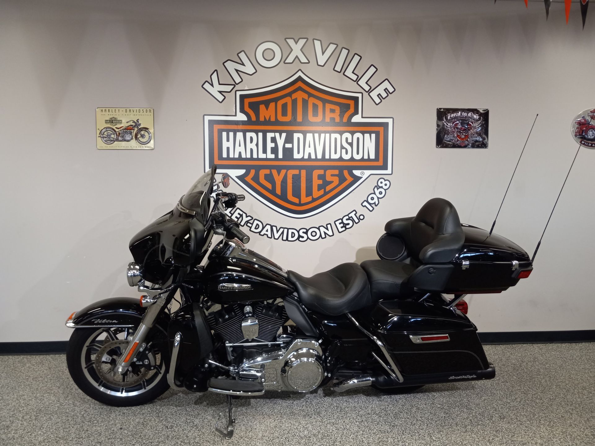 2016 Harley-Davidson Electra Glide® Ultra Classic® Low in Knoxville, Tennessee - Photo 1