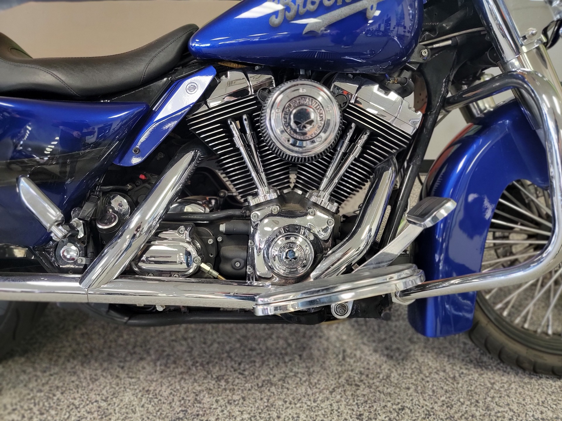 2004 Harley-Davidson FLHRS/FLHRSI Road King® Custom in Knoxville, Tennessee - Photo 2