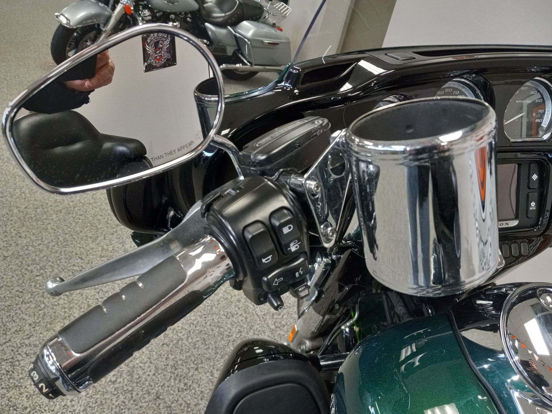 2015 Harley-Davidson Ultra Limited Low in Knoxville, Tennessee - Photo 11