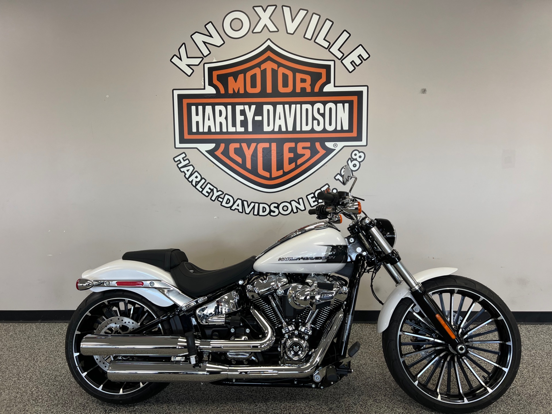 2024 Harley-Davidson Breakout® in Knoxville, Tennessee - Photo 1