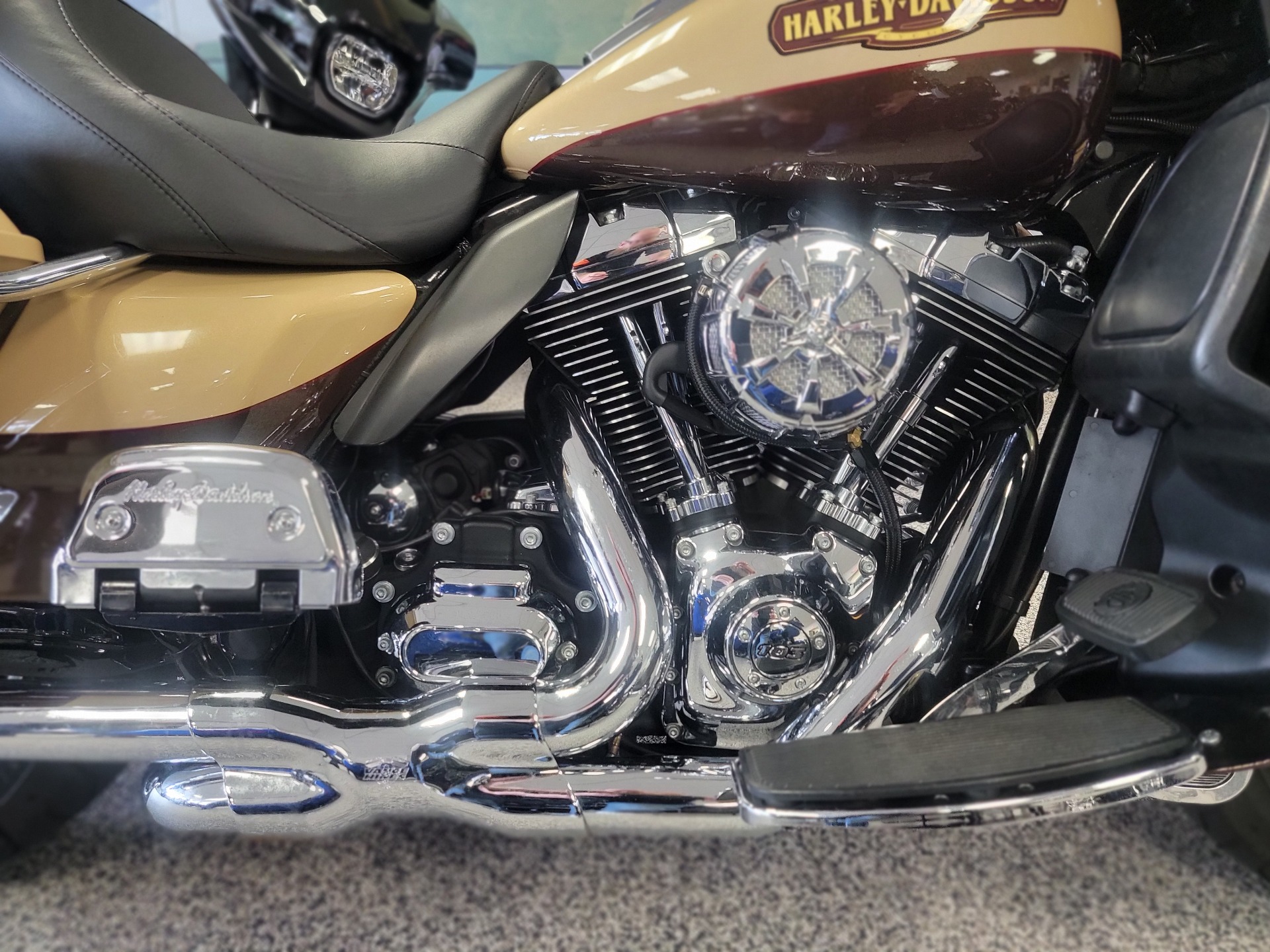 2014 Harley-Davidson ELECTRA GLIDE ULTRA in Knoxville, Tennessee - Photo 2