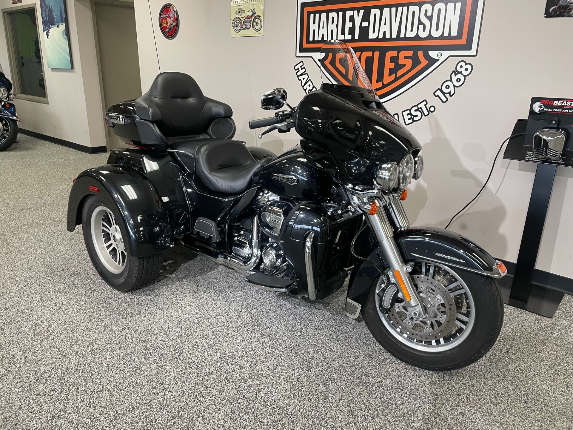 2018 Harley-Davidson TRI-GLIDE ULTRA CLASSIC in Knoxville, Tennessee - Photo 4