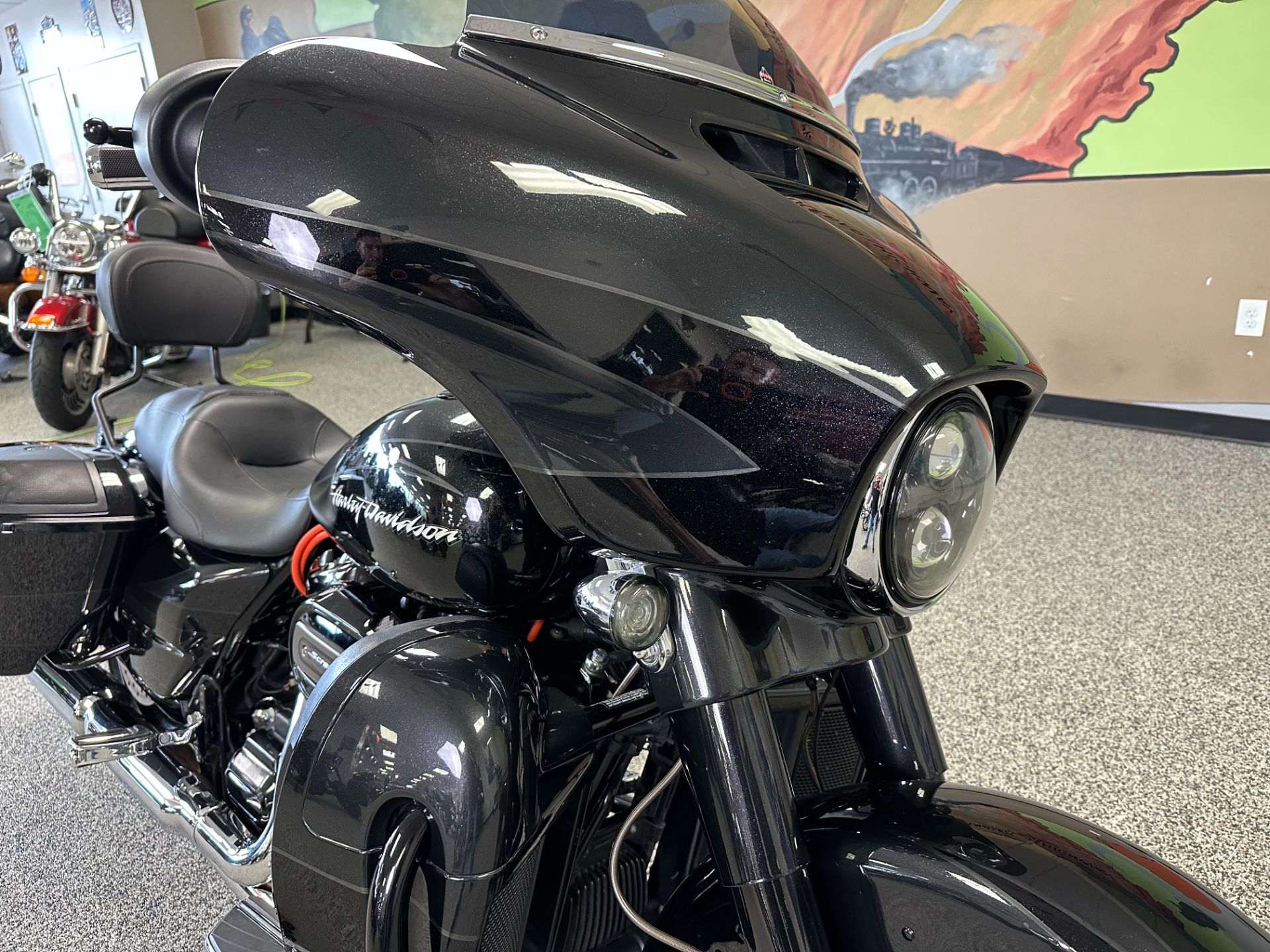 2017 Harley-Davidson CVO™ Street Glide® in Knoxville, Tennessee - Photo 3