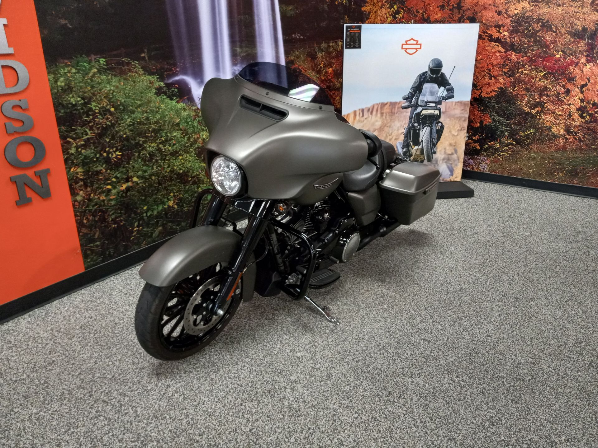 2019 Harley-Davidson Street Glide® Special in Knoxville, Tennessee - Photo 2