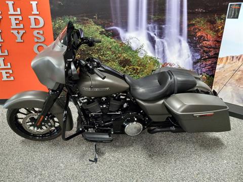 2019 Harley-Davidson Street Glide® Special in Knoxville, Tennessee - Photo 3