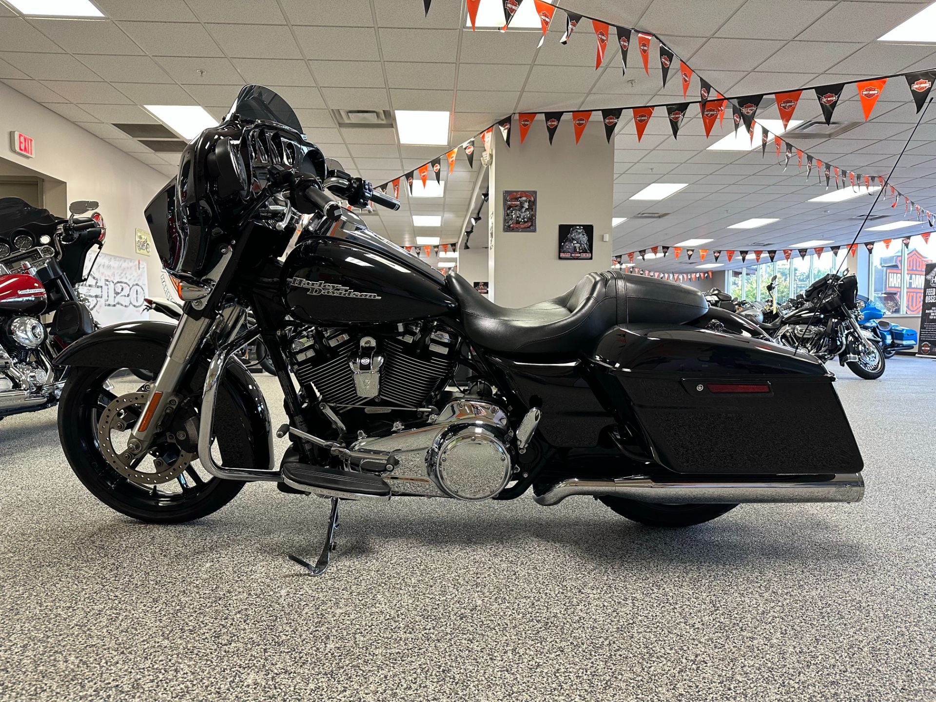 2017 Harley-Davidson Street Glide® Special in Knoxville, Tennessee - Photo 12