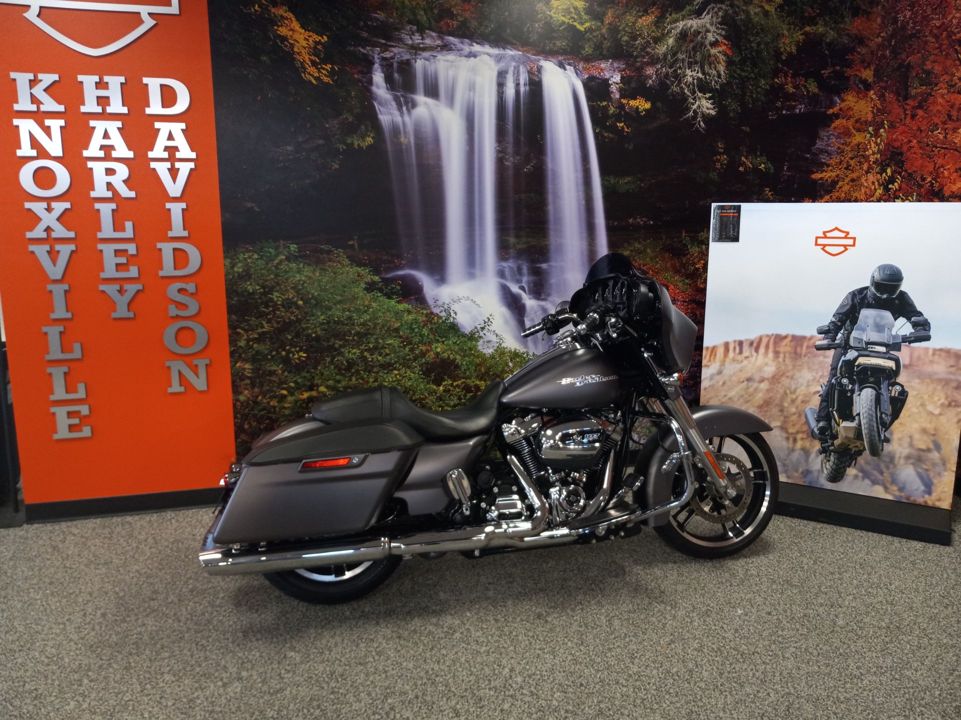 2017 Harley-Davidson Street Glide® Special in Knoxville, Tennessee - Photo 6