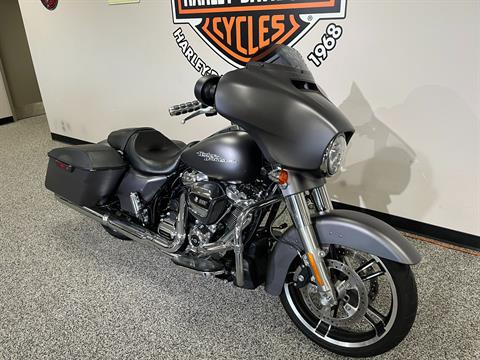 2017 Harley-Davidson Street Glide® Special in Knoxville, Tennessee - Photo 2