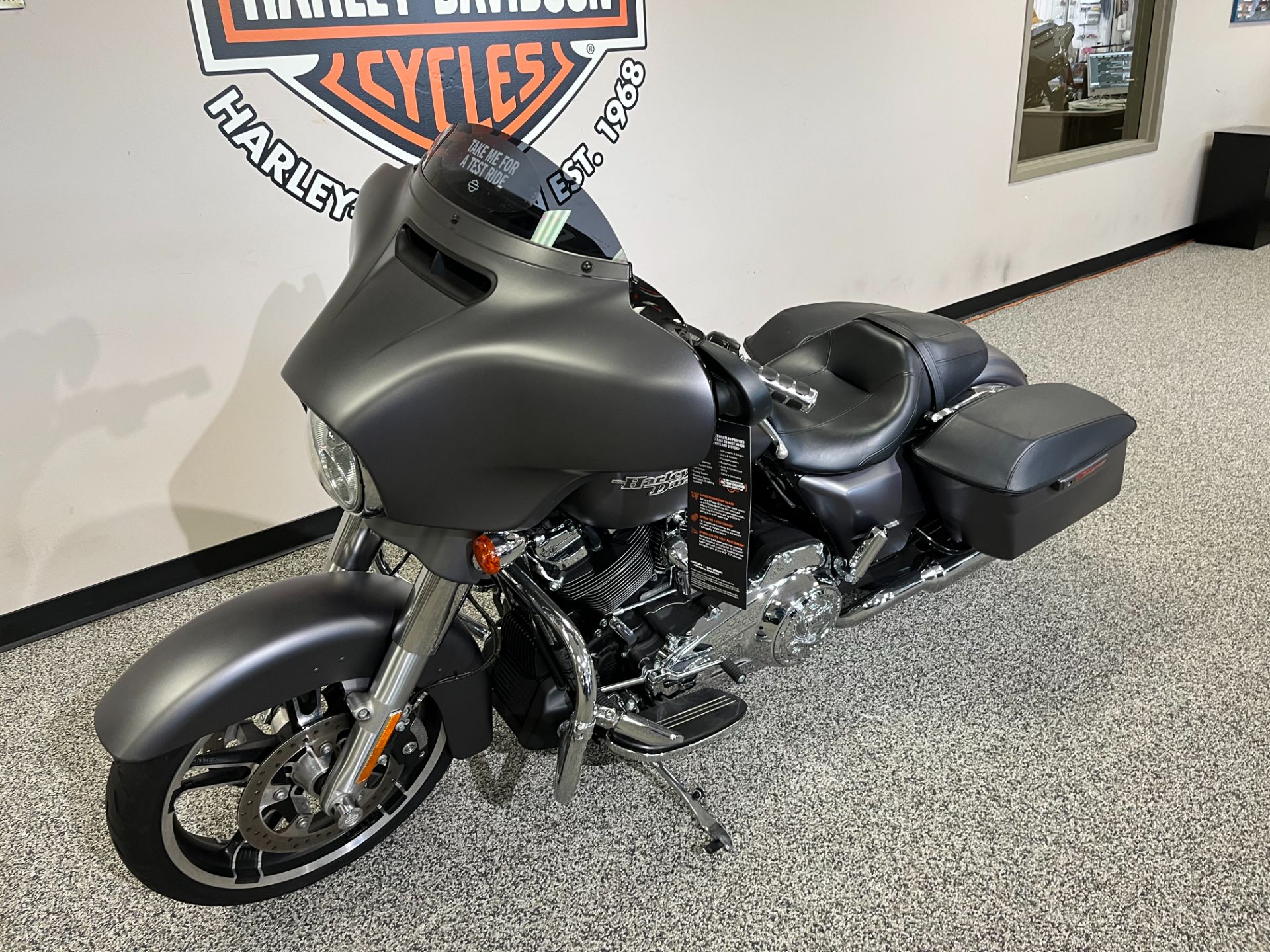 2017 Harley-Davidson Street Glide® Special in Knoxville, Tennessee - Photo 8