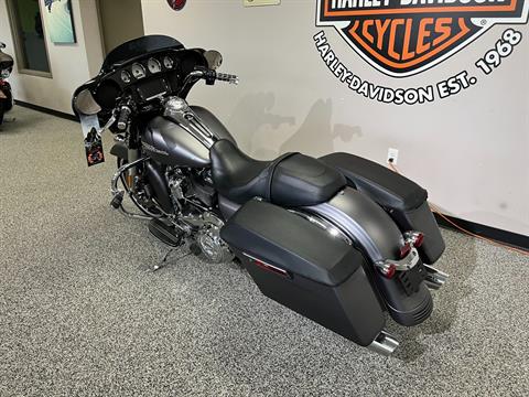 2017 Harley-Davidson Street Glide® Special in Knoxville, Tennessee - Photo 11