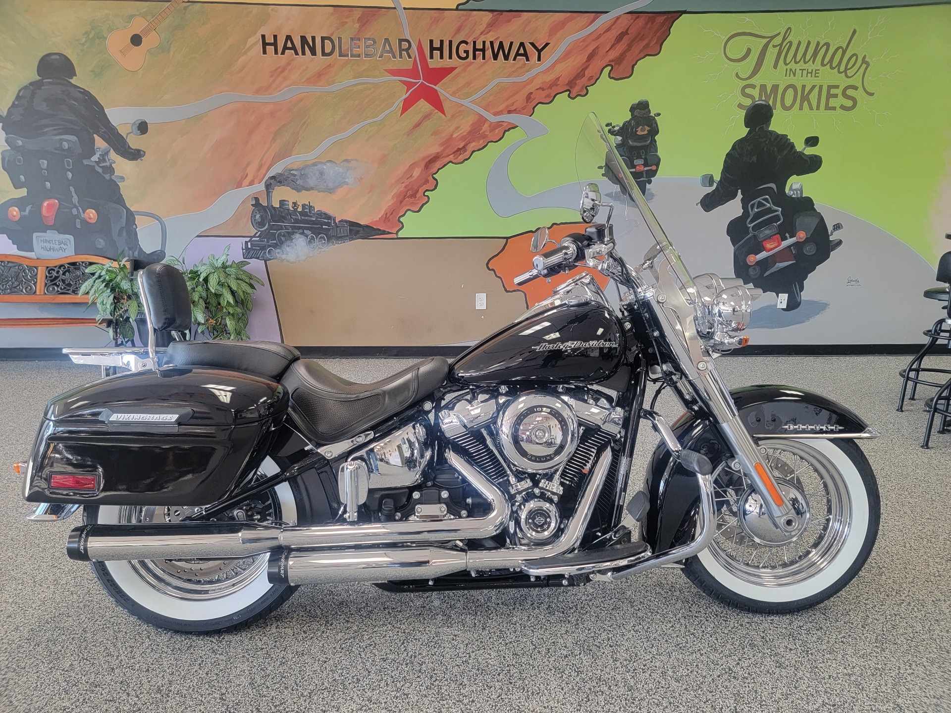 2019 Harley-Davidson Deluxe in Knoxville, Tennessee - Photo 1