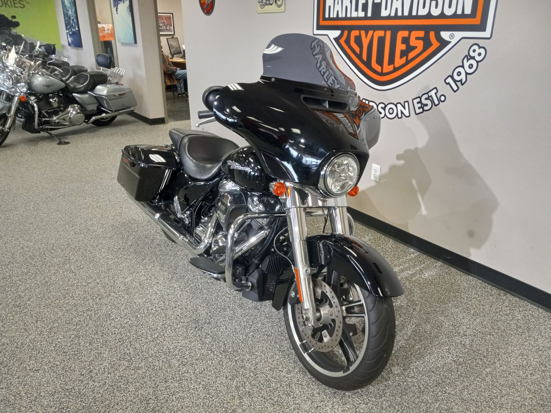 2019 Harley-Davidson Street Glide® in Knoxville, Tennessee - Photo 6
