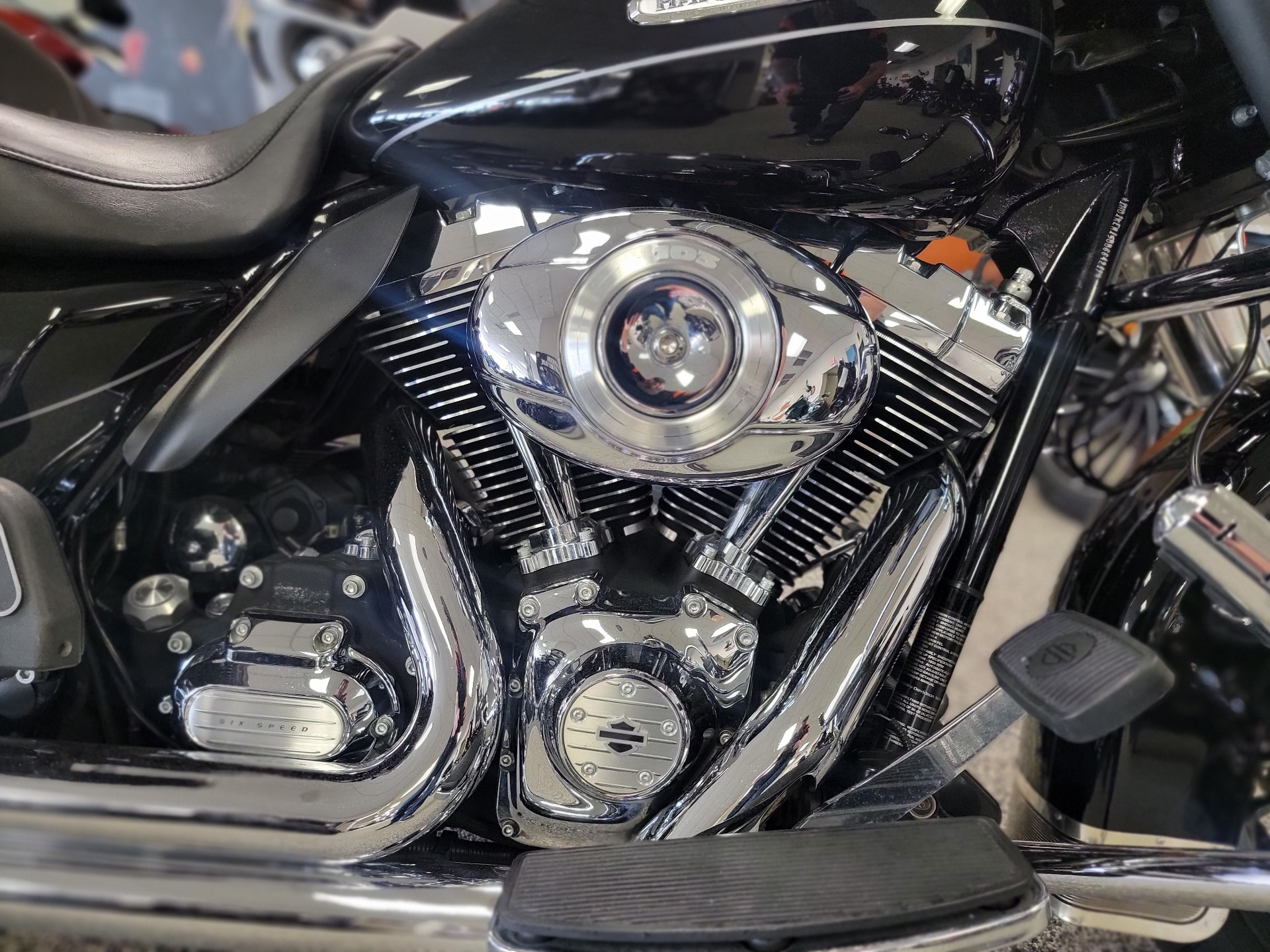 2011 Harley-Davidson Electra Glide® Ultra Limited in Knoxville, Tennessee - Photo 2