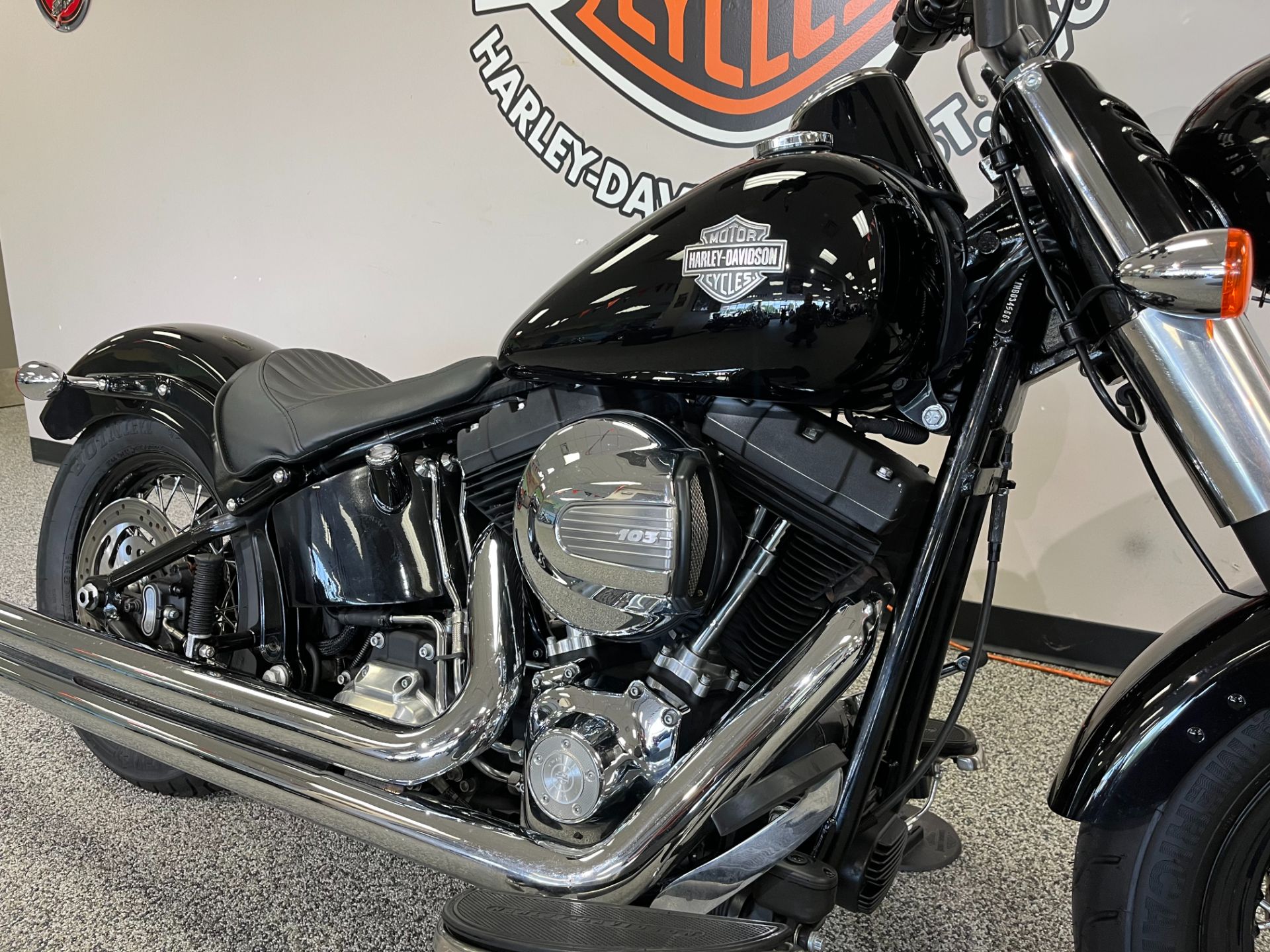 2017 Harley-Davidson SOFTAIL SLIM in Knoxville, Tennessee - Photo 2