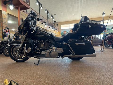2017 Harley-Davidson Ultra Limited Low in Knoxville, Tennessee - Photo 11