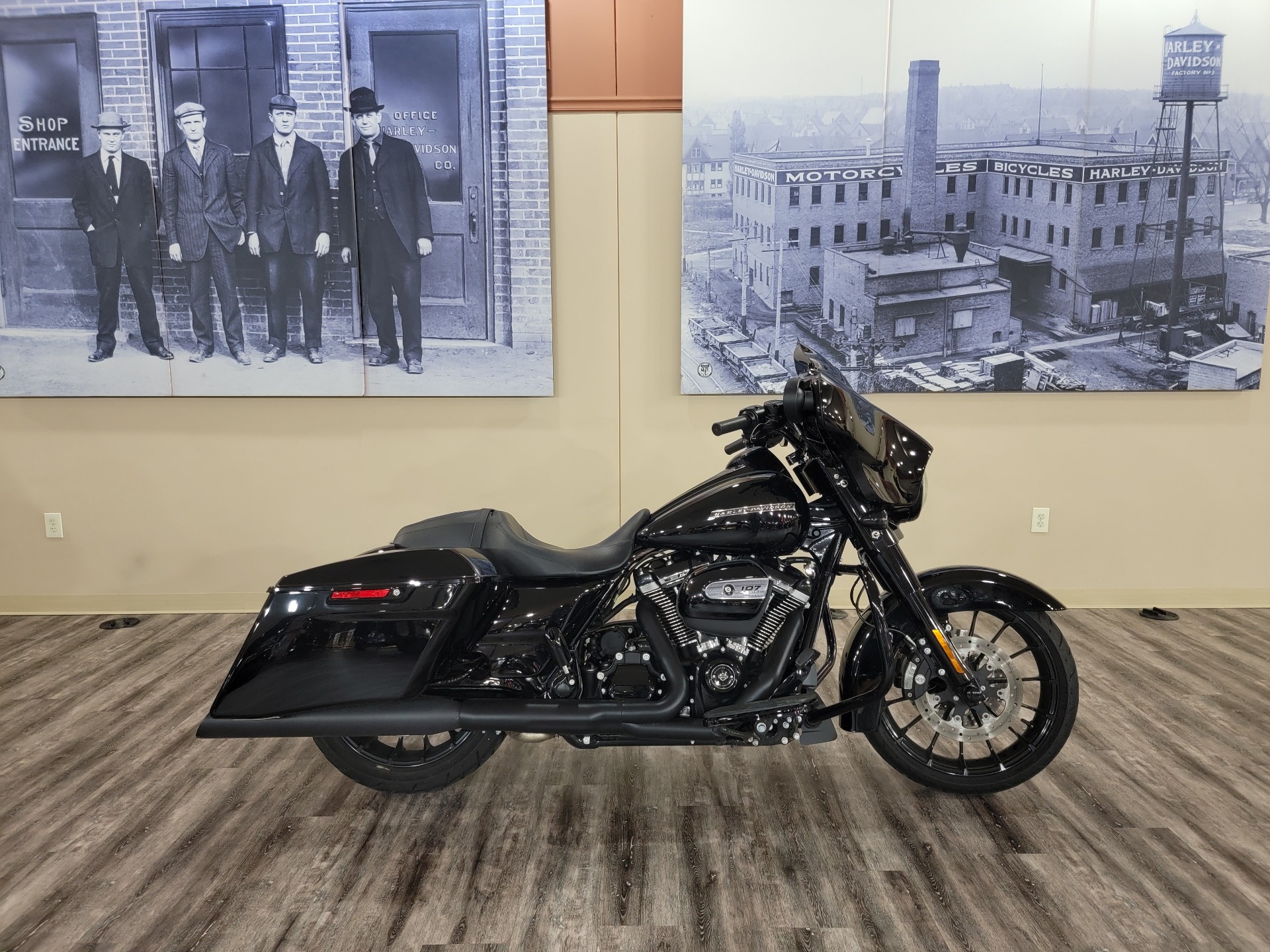 2018 Harley-Davidson Street Glide® Special in Knoxville, Tennessee - Photo 1