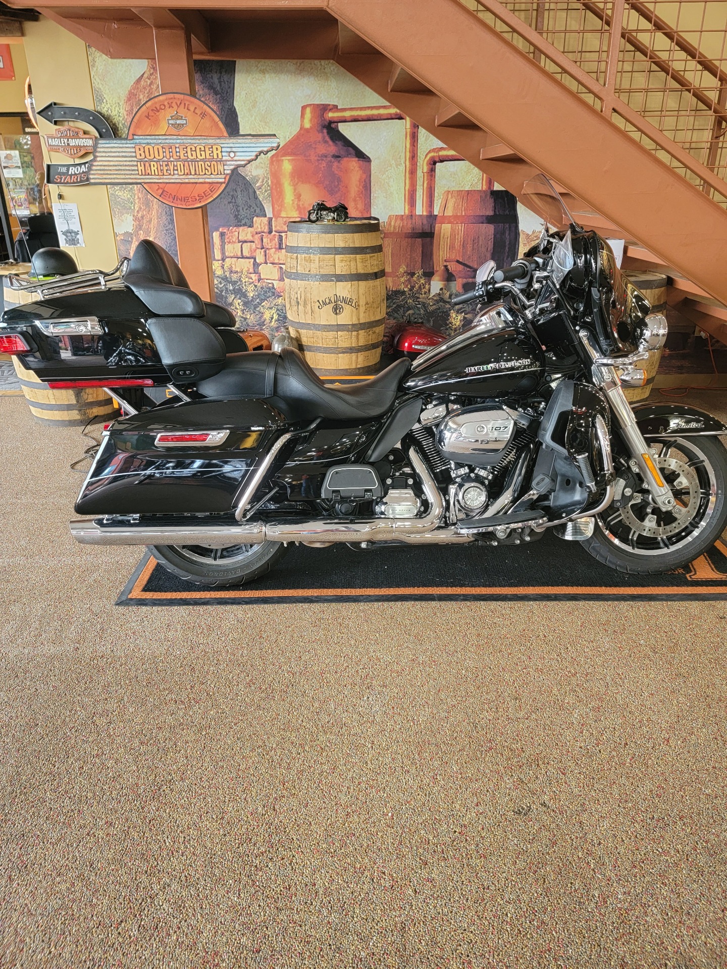 2017 Harley-Davidson Ultra Limited in Knoxville, Tennessee - Photo 2