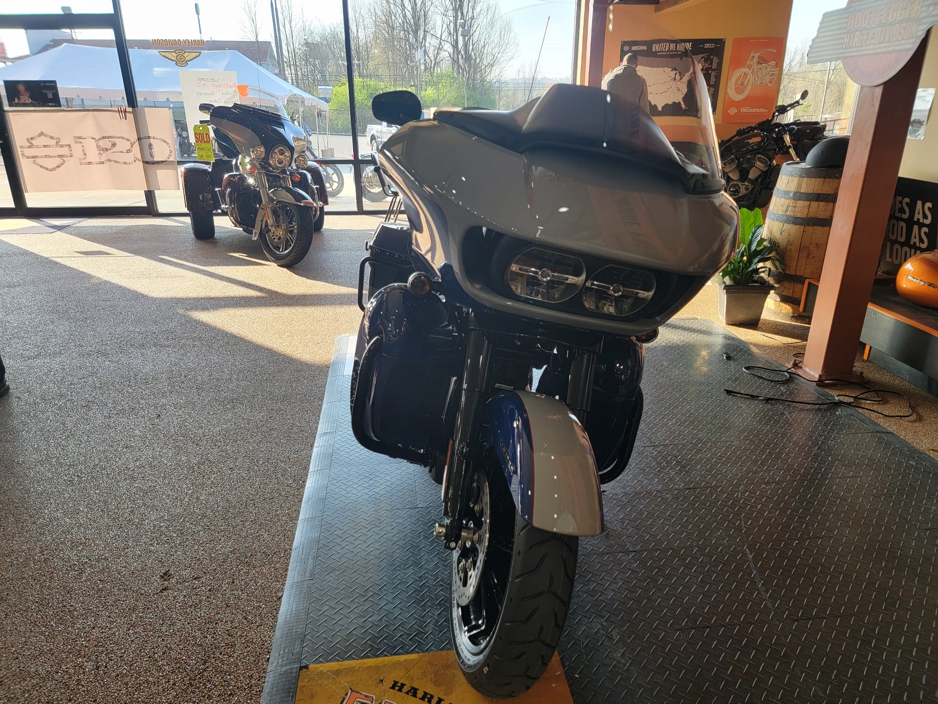 2023 Harley-Davidson Road Glide® Limited in Knoxville, Tennessee - Photo 2