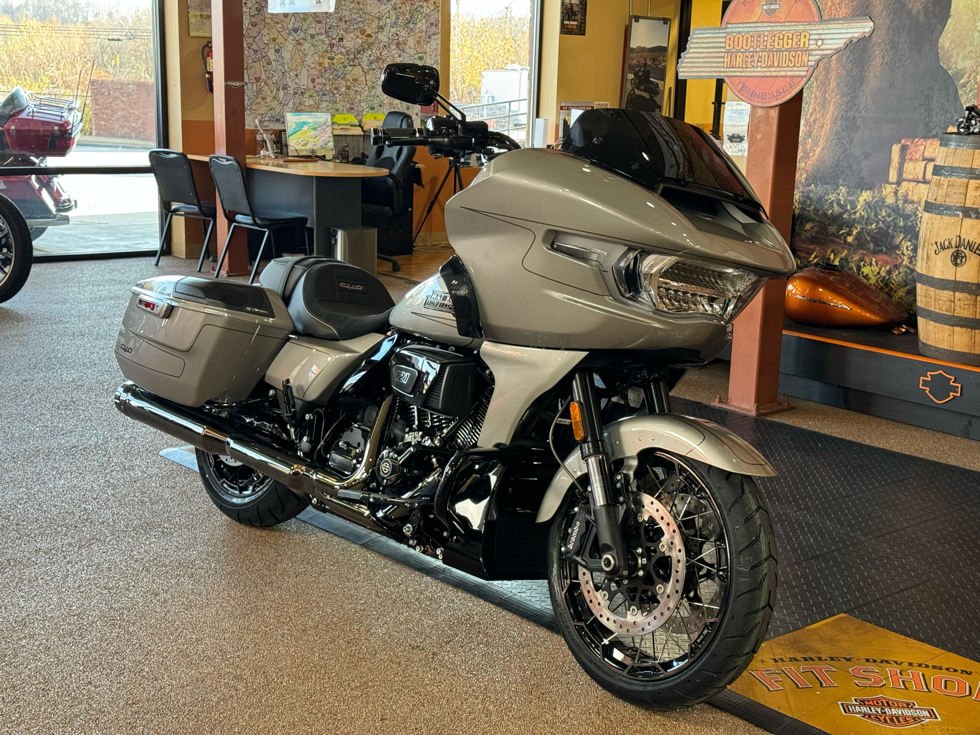 2023 Harley-Davidson CVO™ Road Glide® in Knoxville, Tennessee - Photo 2