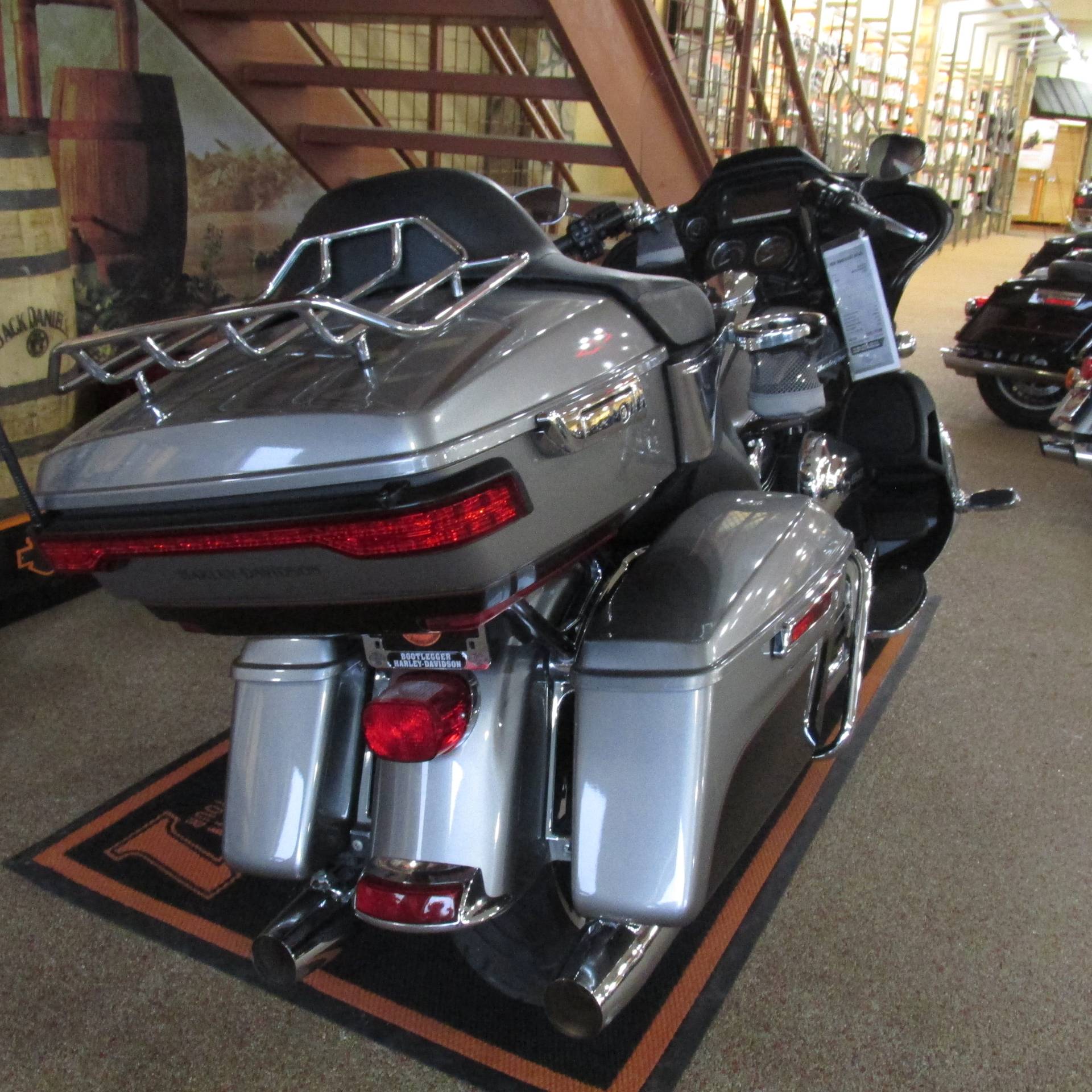 Used 2016 Harley Davidson Road Glide Ultra Billet Silver Vivid Black Motorcycles In Knoxville Tn 669476