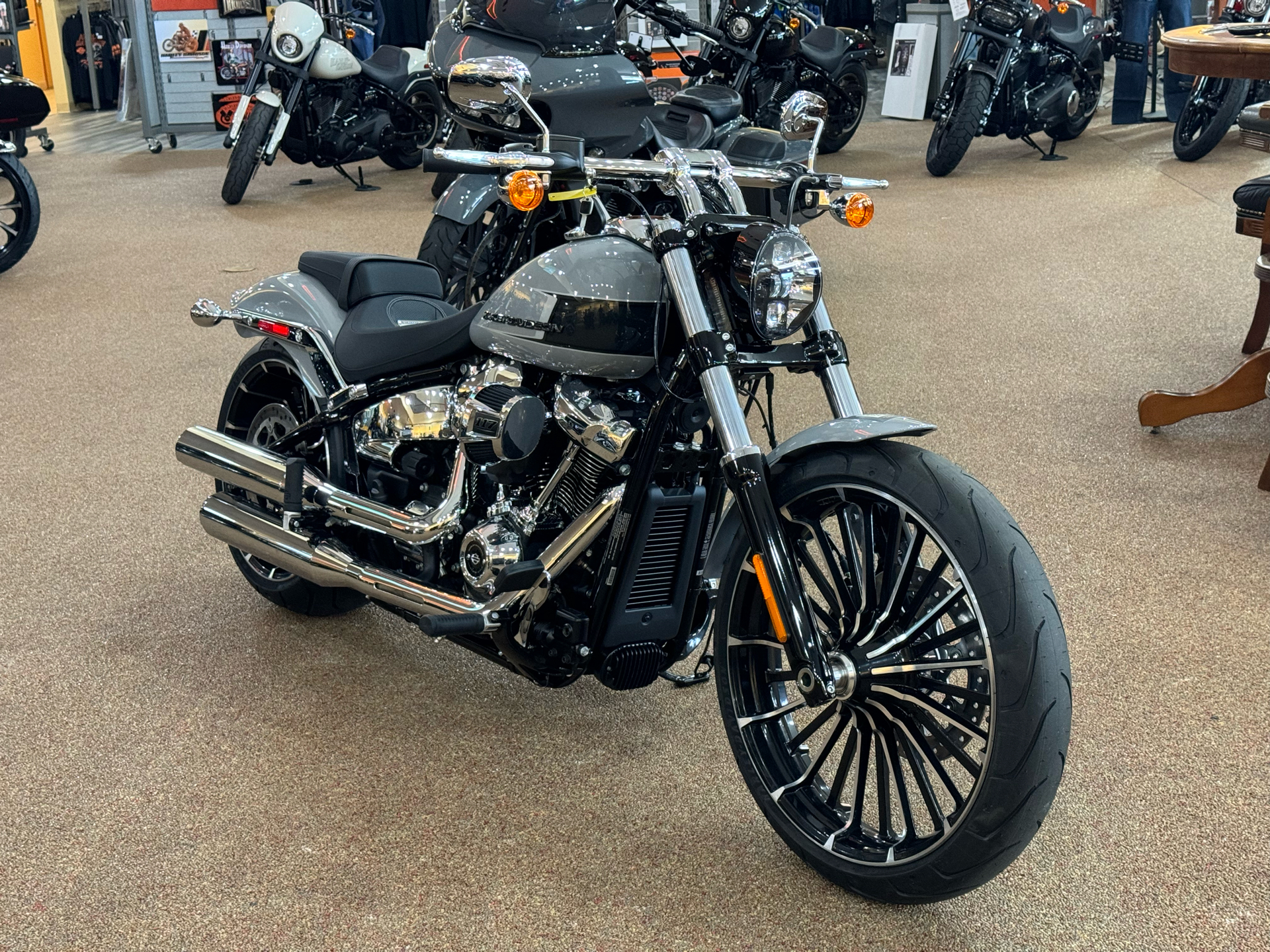 2024 Harley-Davidson Breakout® in Knoxville, Tennessee - Photo 2