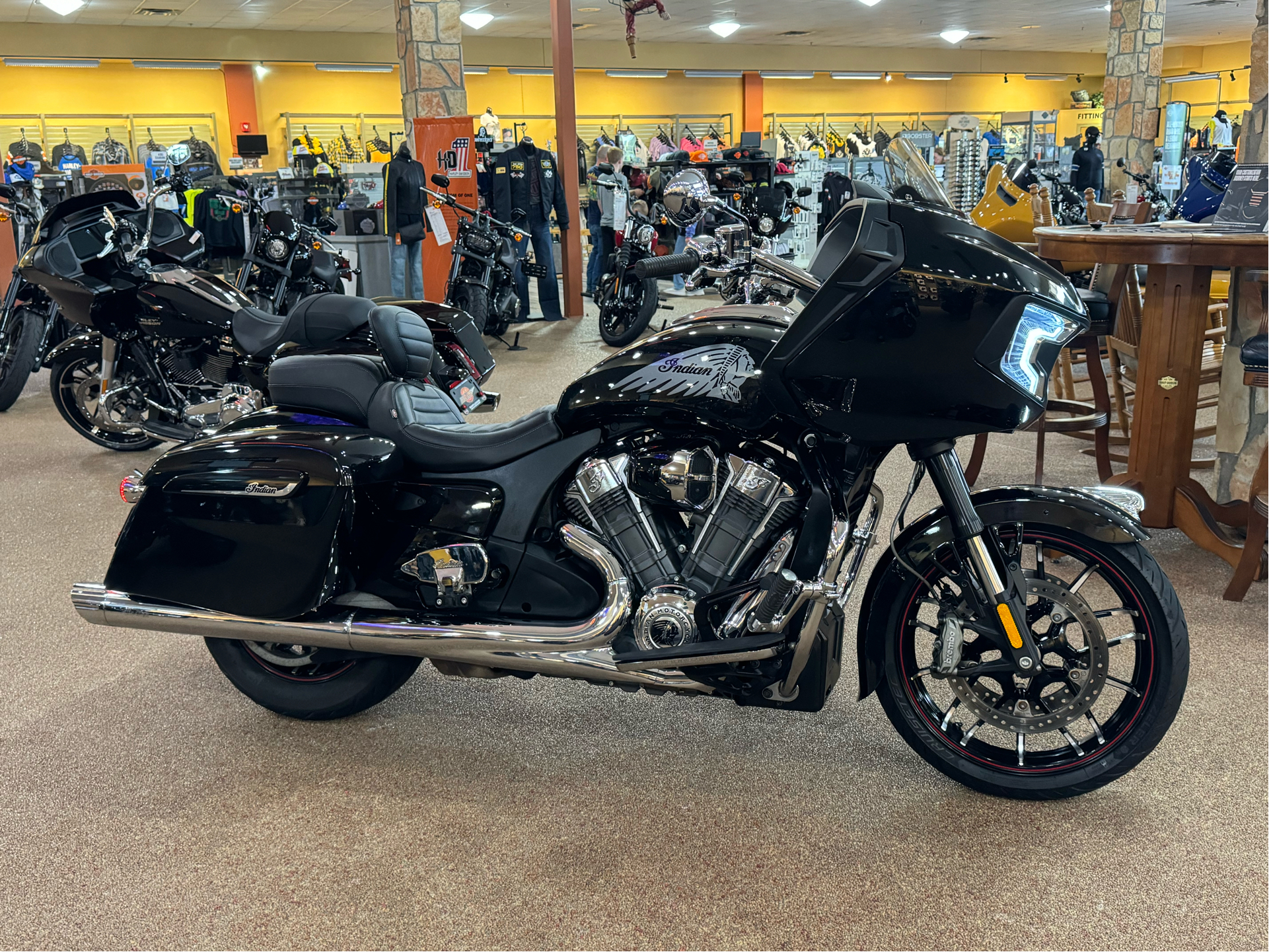2020 Indian Motorcycle Challenger® Limited in Knoxville, Tennessee - Photo 1